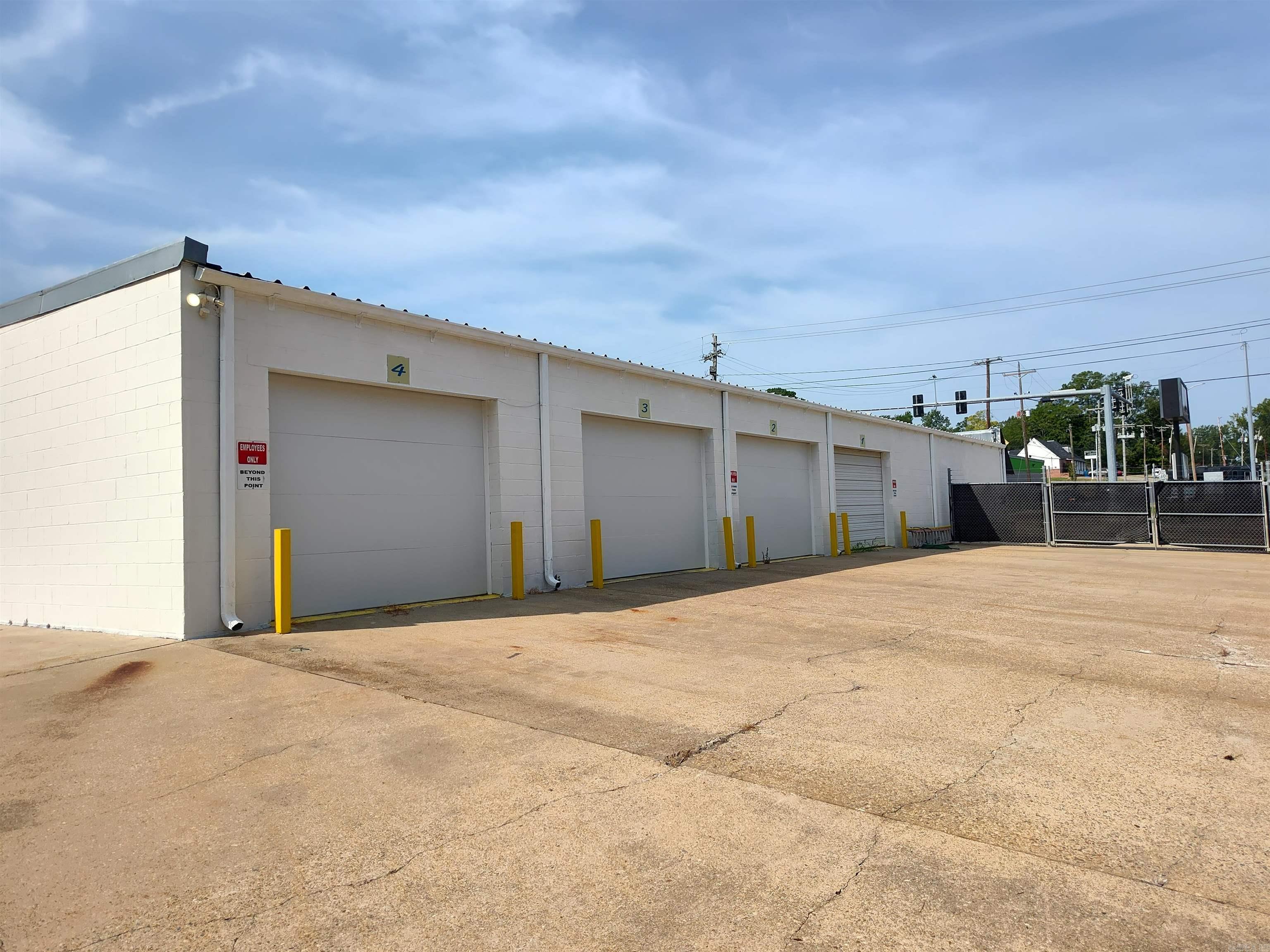 1407 N West 1409 N. West Ave. El Dorado, AR