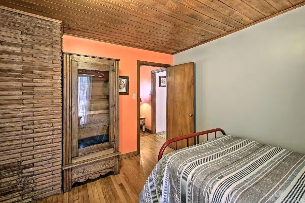 450 Cedarglades Rd  Hot Springs, AR