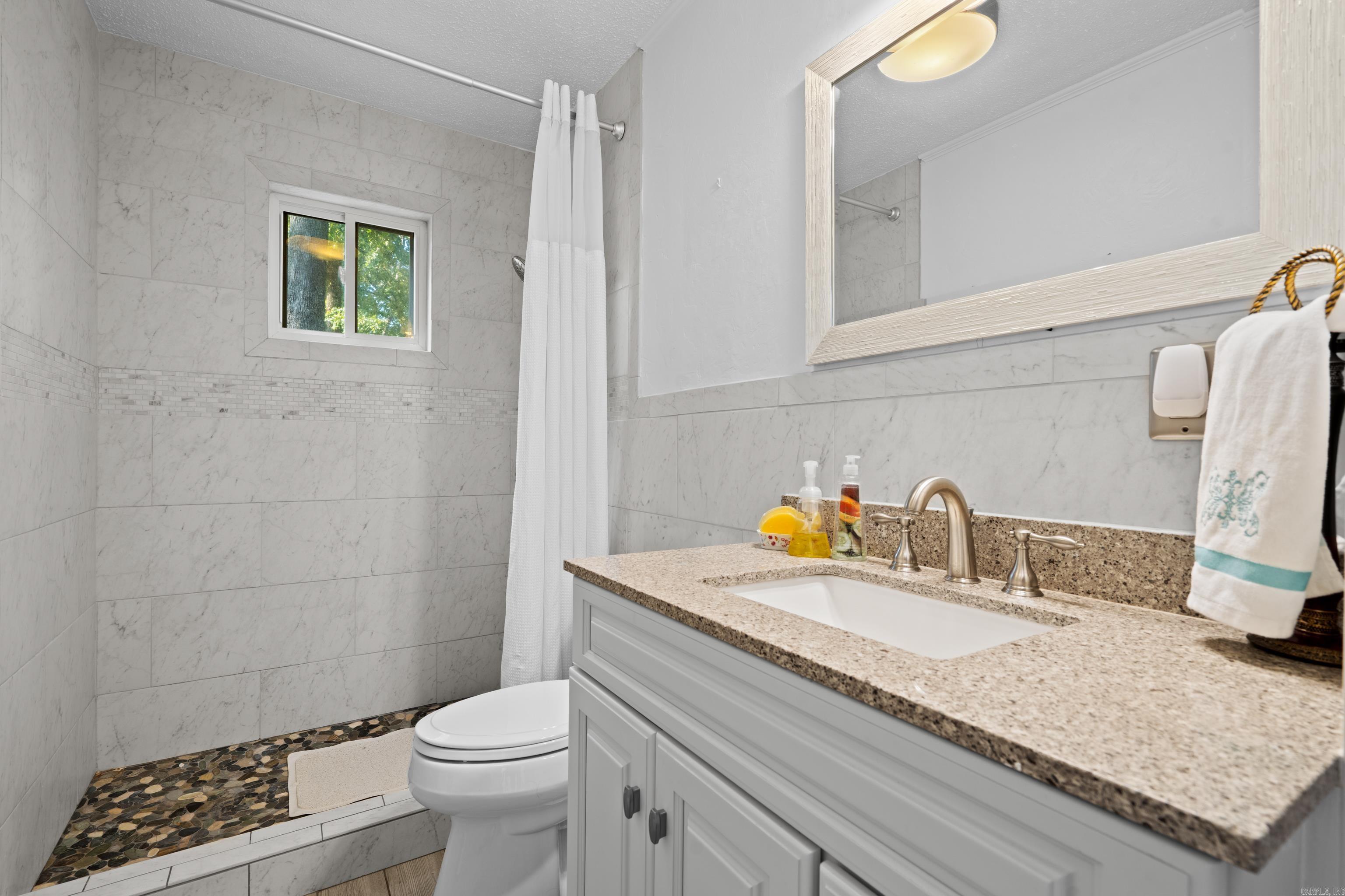 311 Sunset Bay Rd  Hot Springs, AR