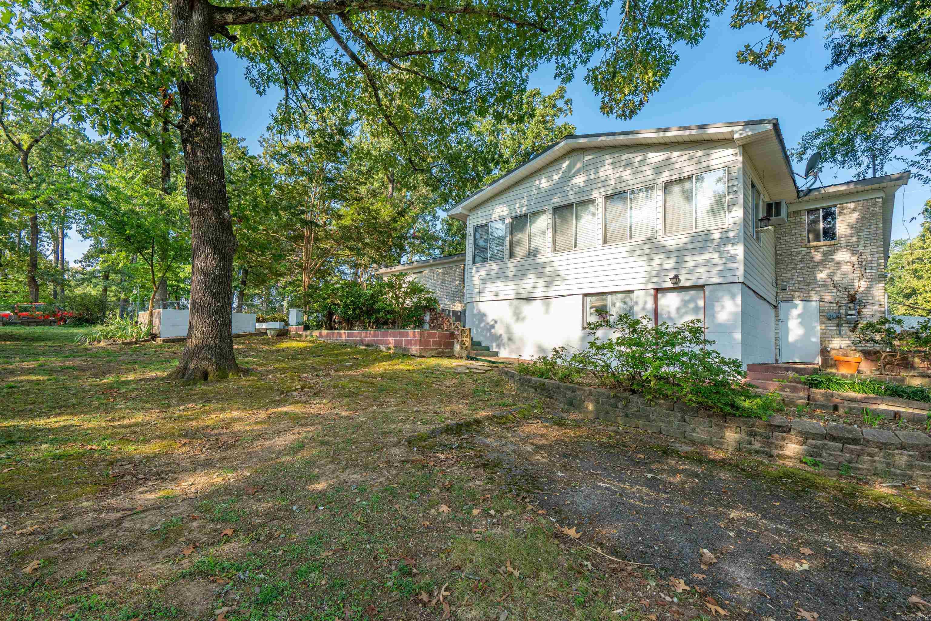 311 Sunset Bay Rd  Hot Springs, AR