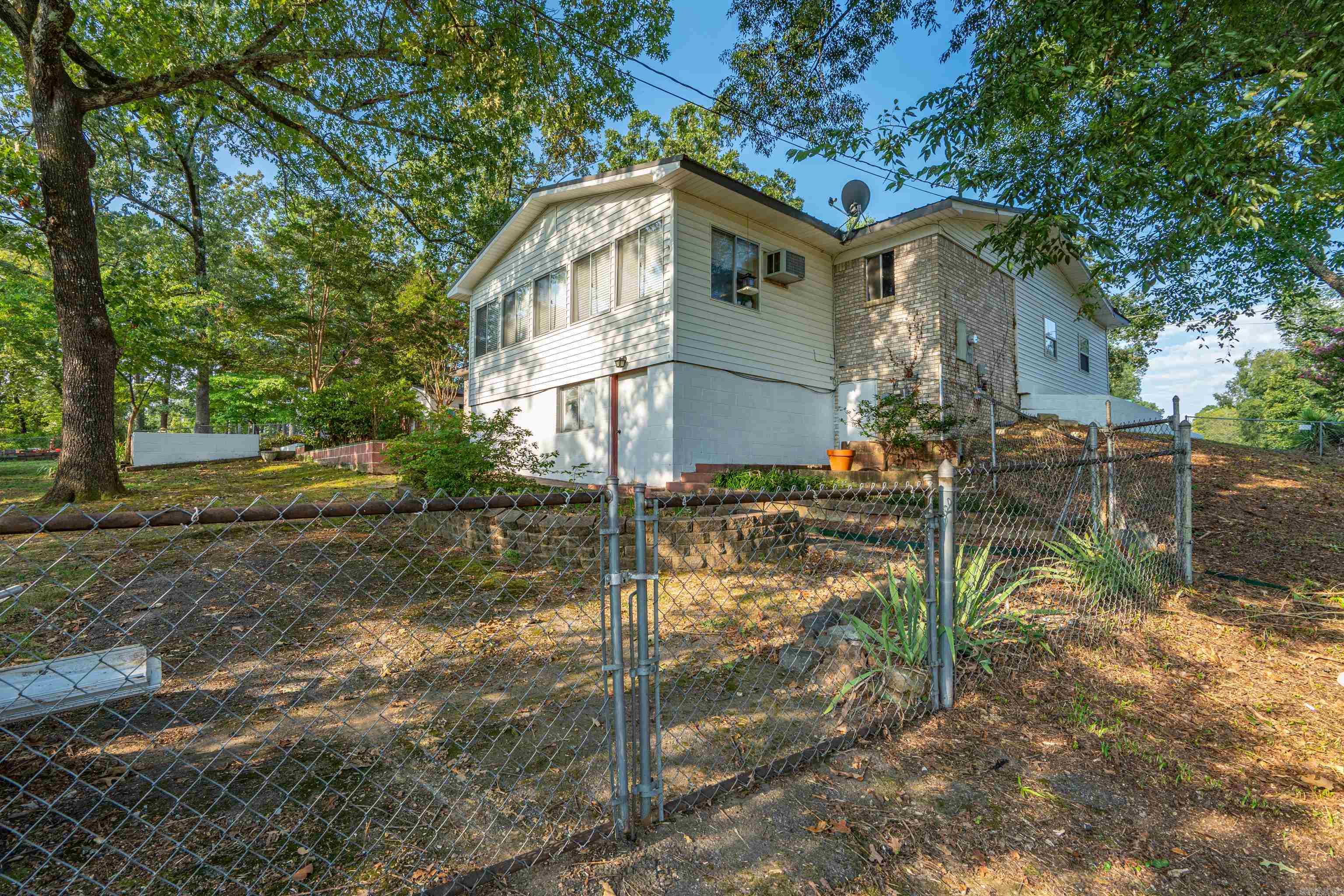 311 Sunset Bay Rd  Hot Springs, AR