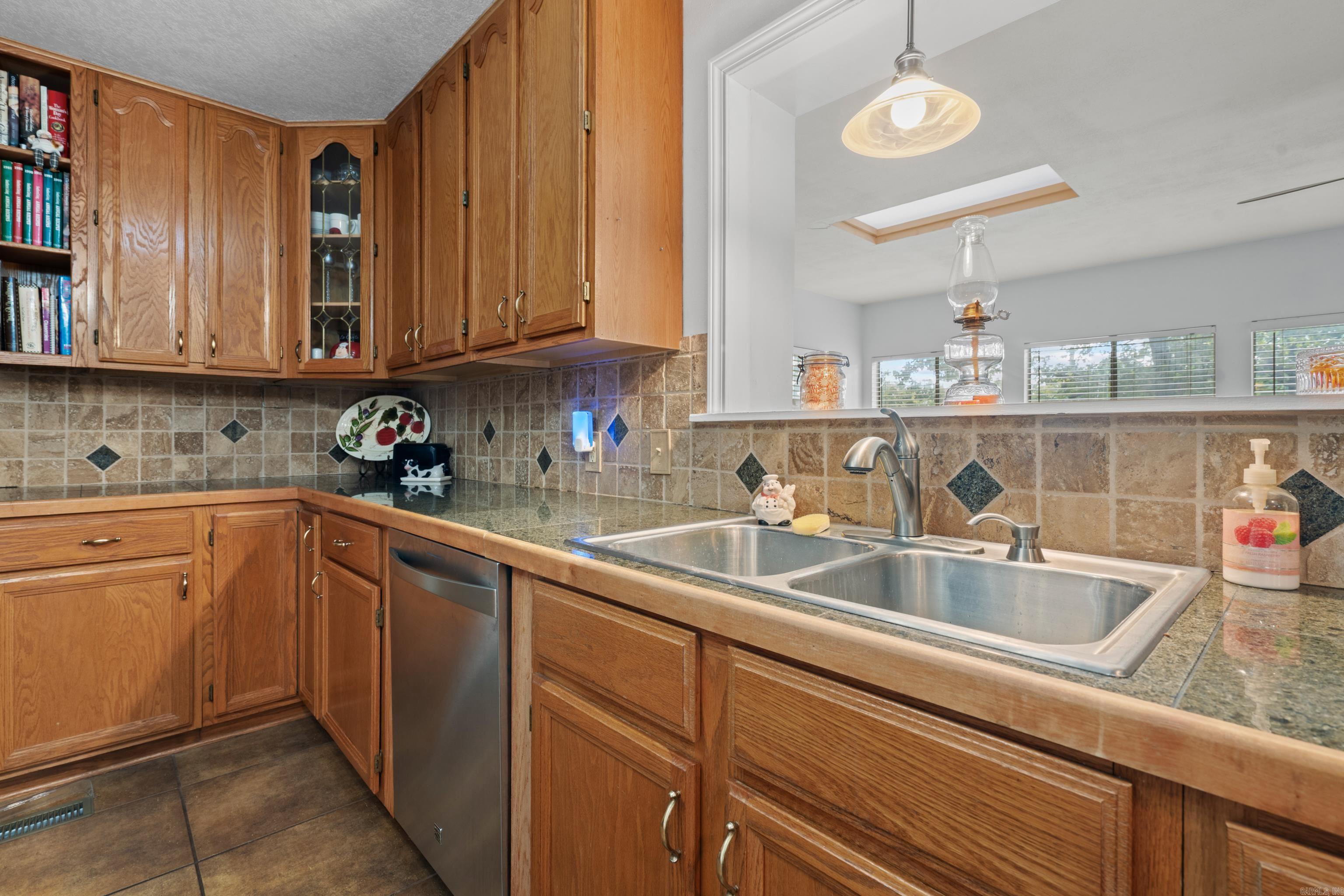 311 Sunset Bay Rd  Hot Springs, AR