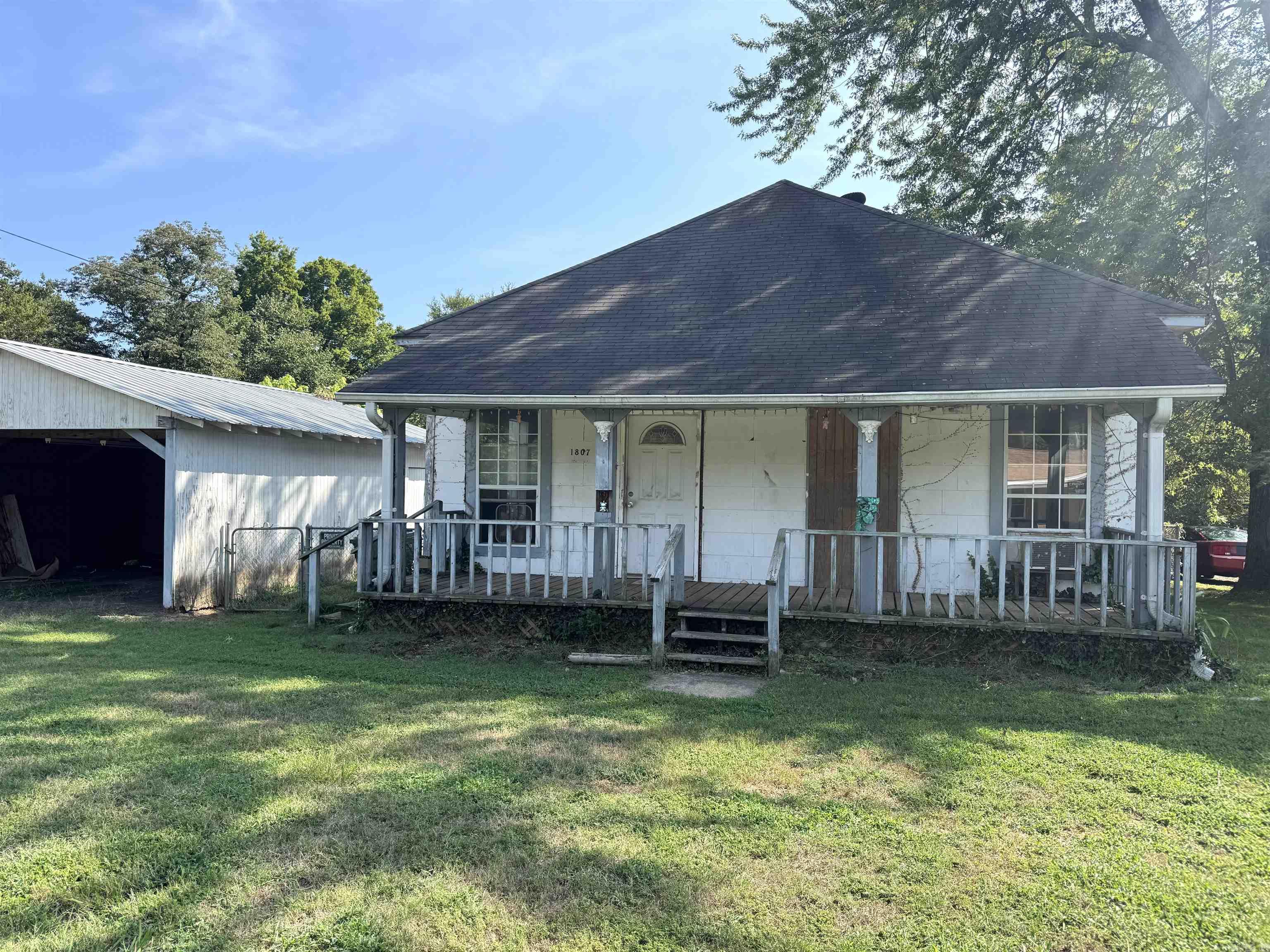 1807 Ford Dr.  Clarksville, AR