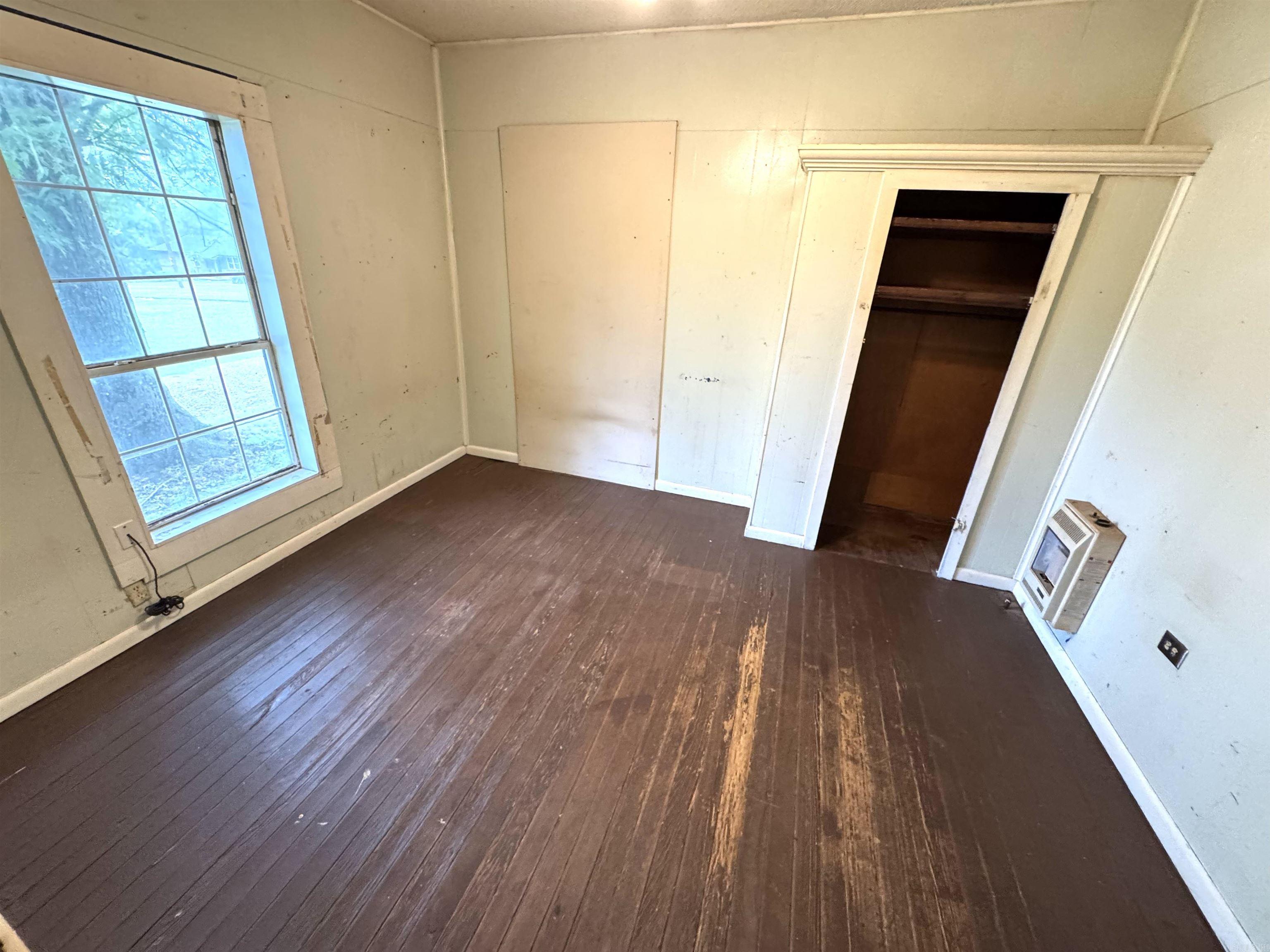 1807 Ford Dr.  Clarksville, AR