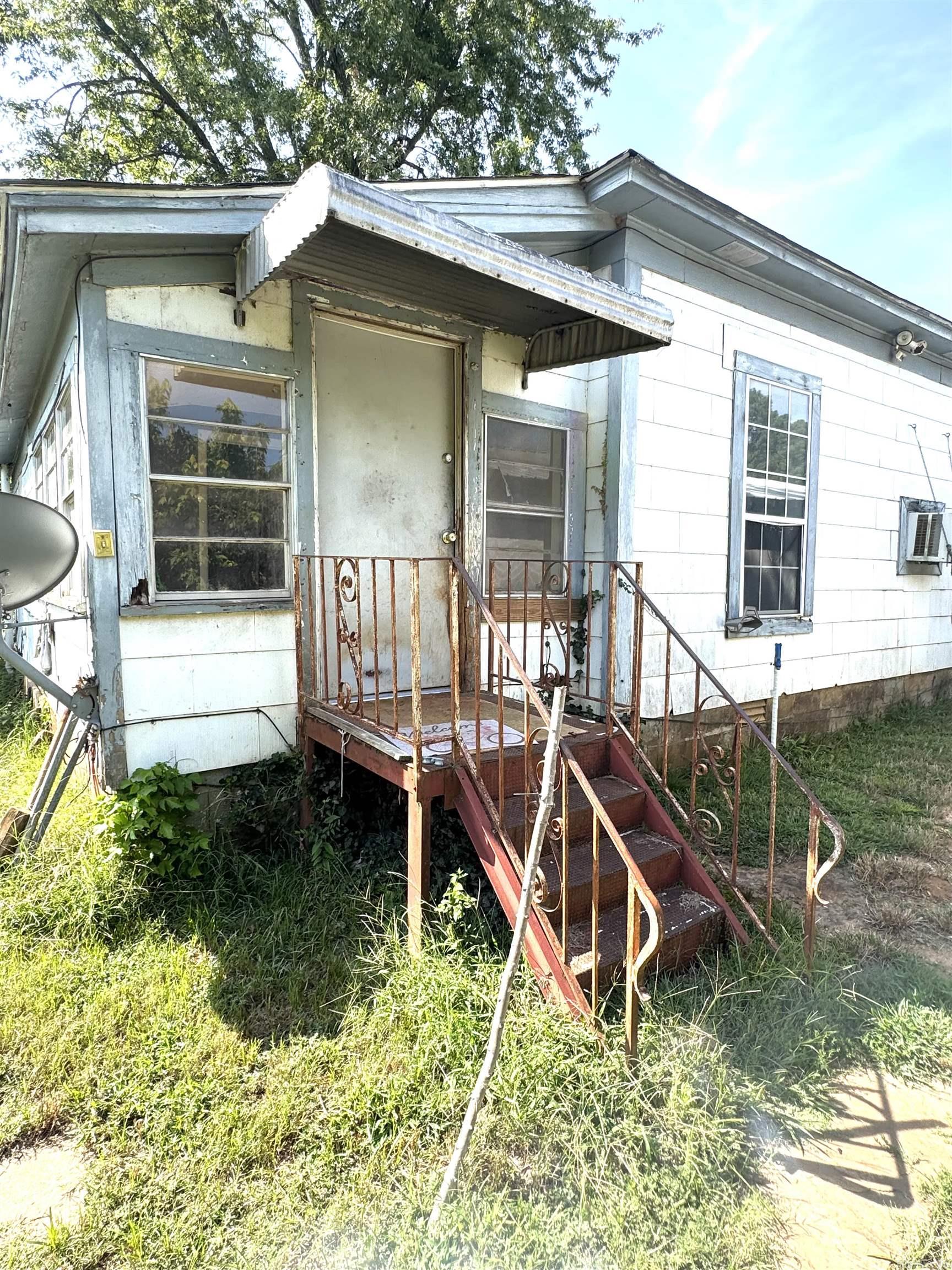 1807 Ford Dr.  Clarksville, AR