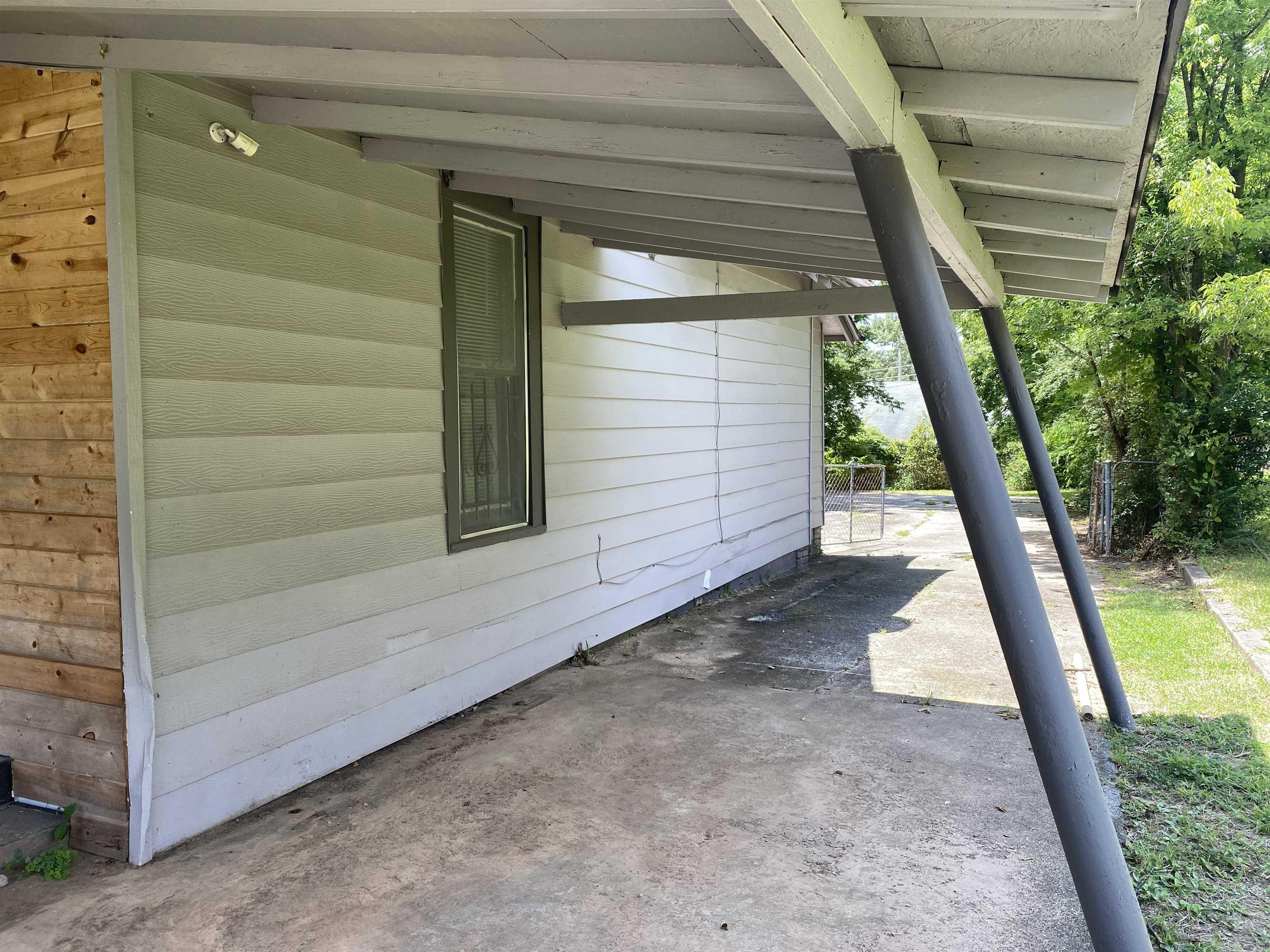 3010 S Izard  Little Rock, AR