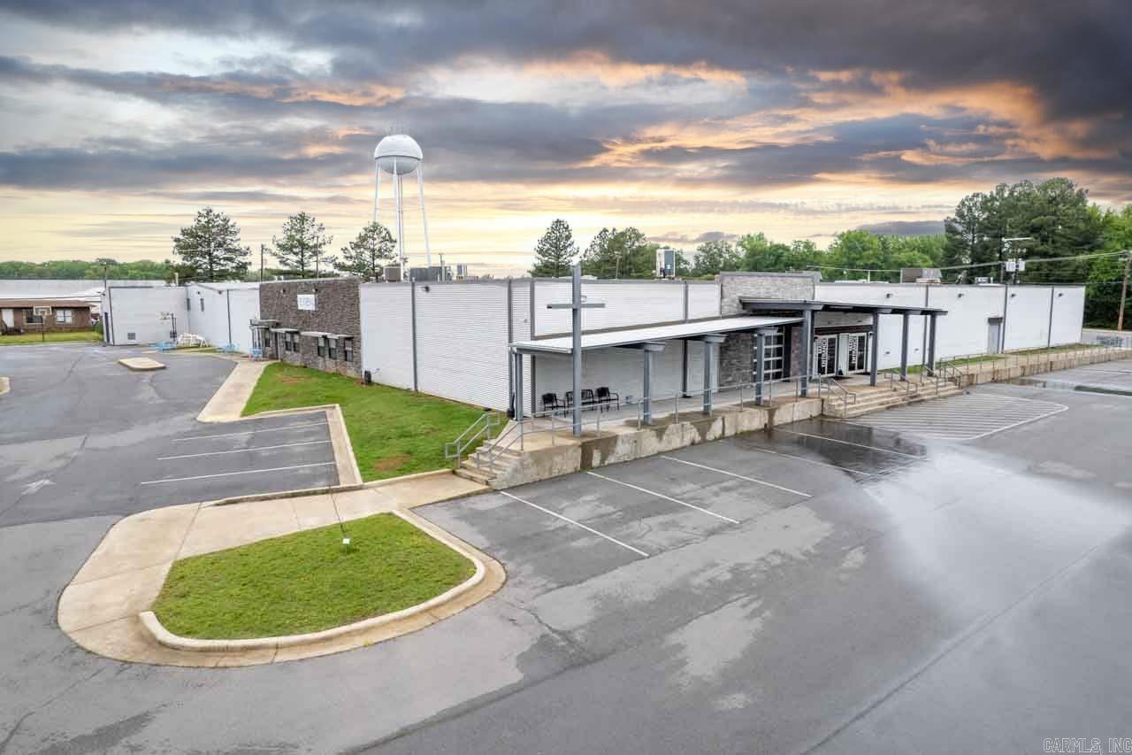 1122 S 2nd  Cabot, AR