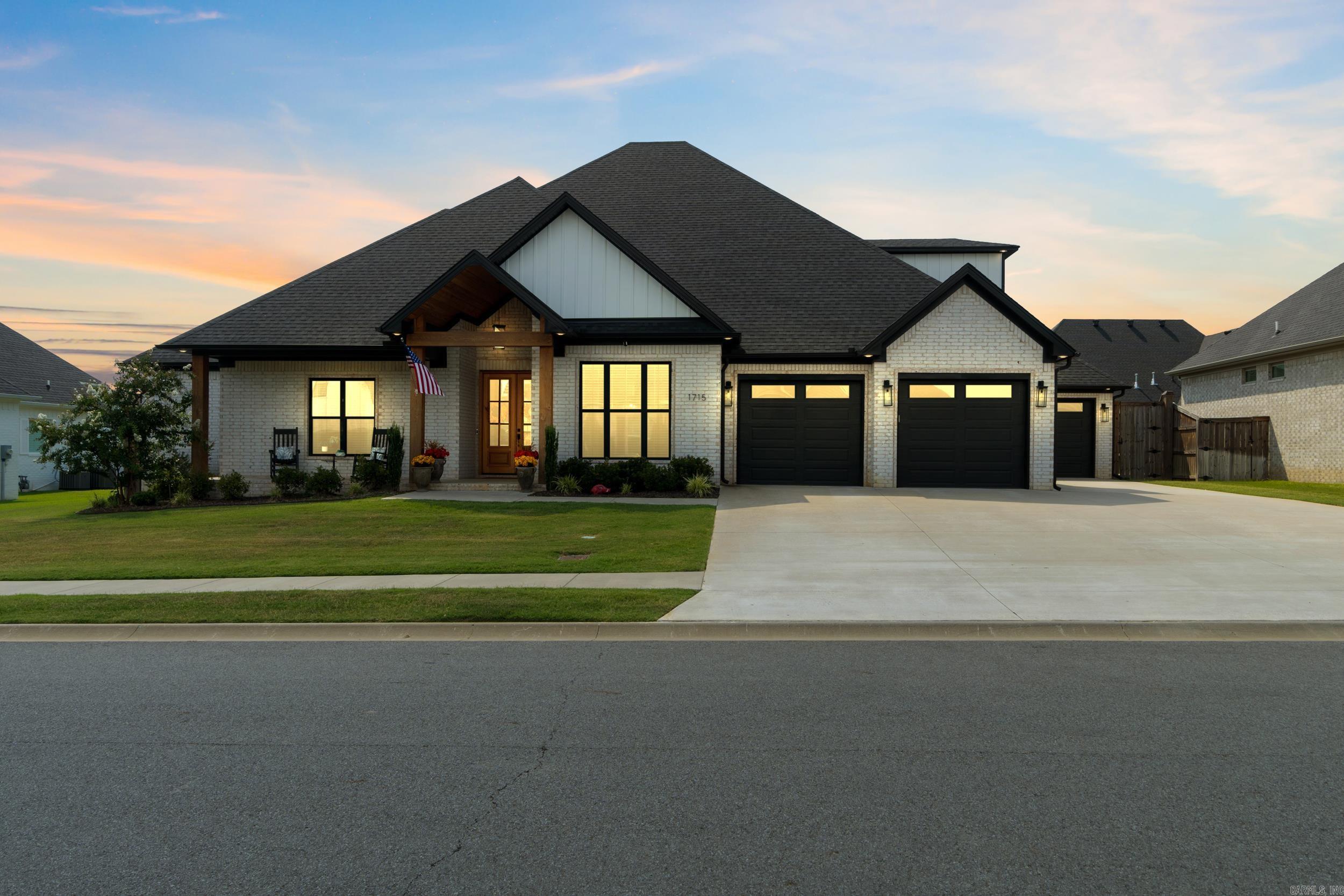 1715 Lainey Dr  Conway, AR