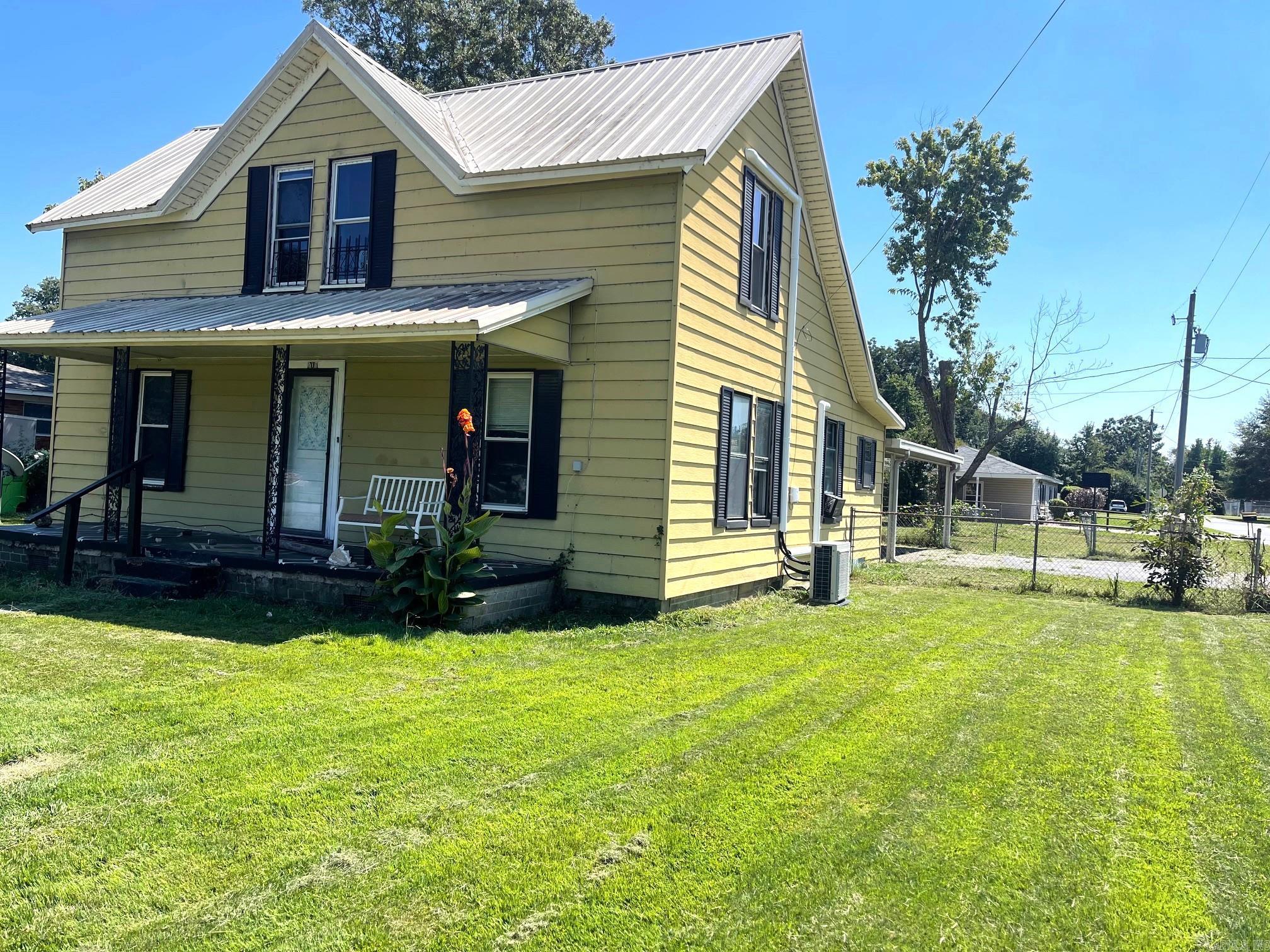 701 E 3RD Street  Carlisle, AR