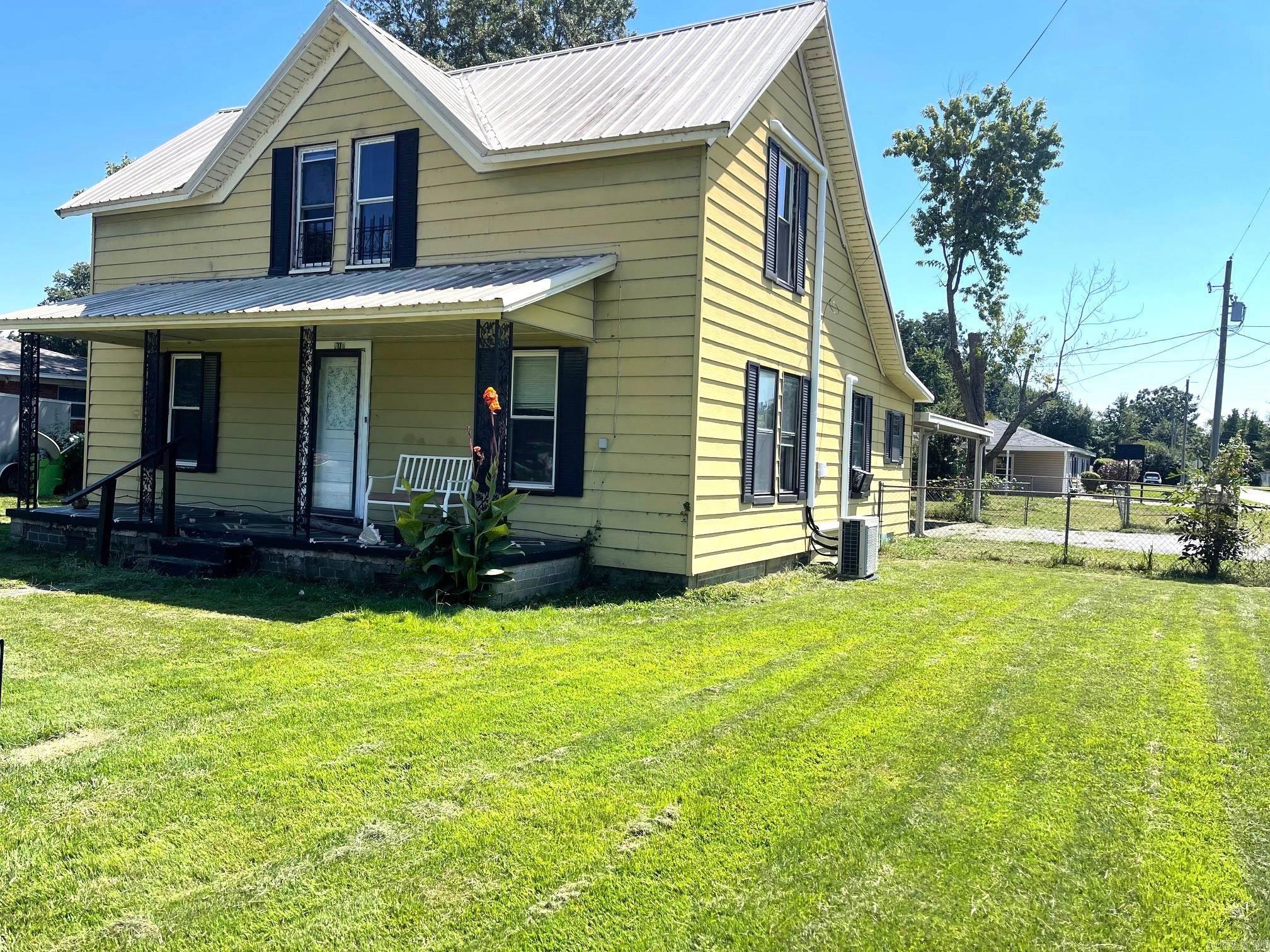 701 E 3RD Street  Carlisle, AR