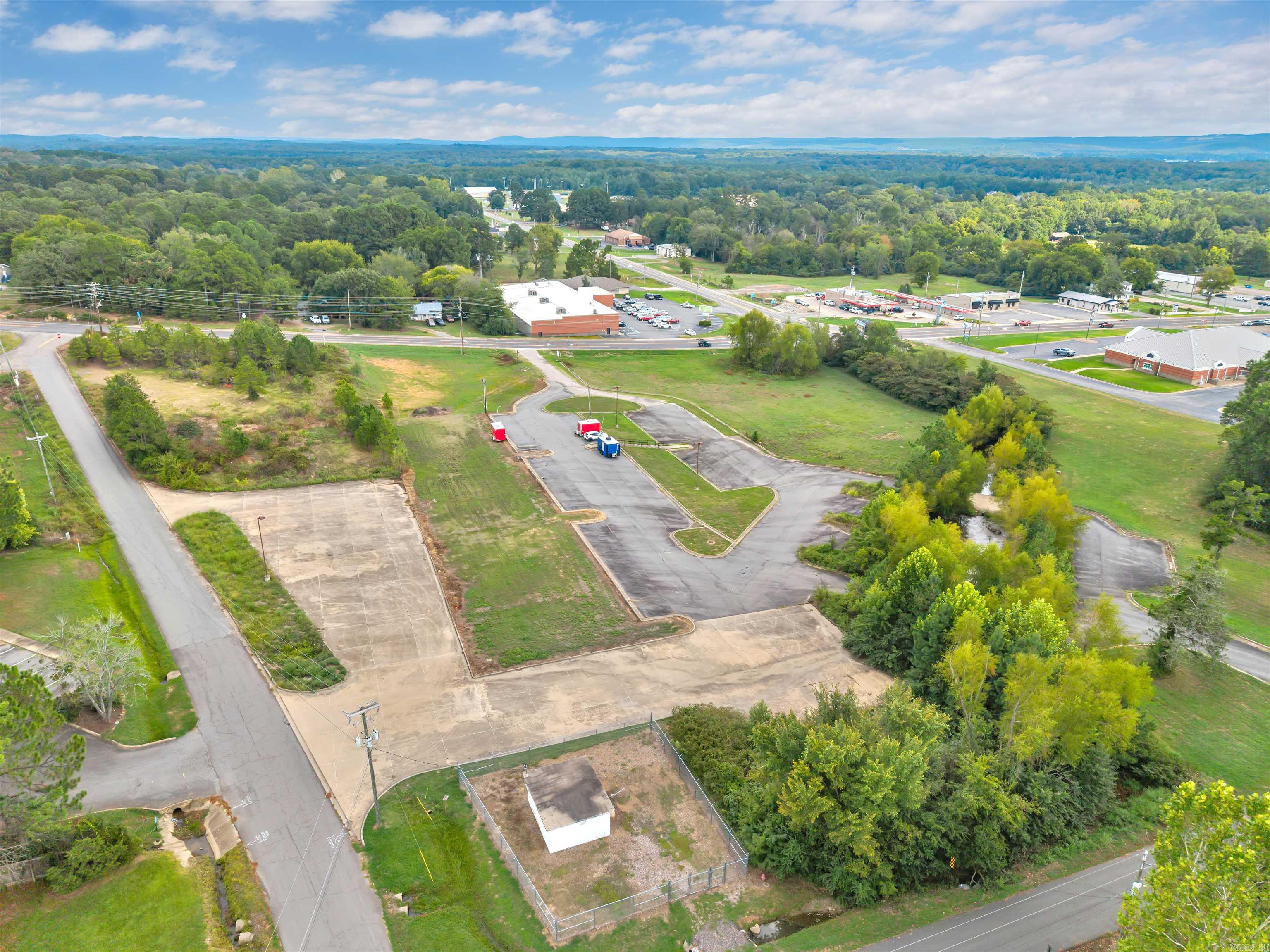 915 N Fourche  Perryville, AR