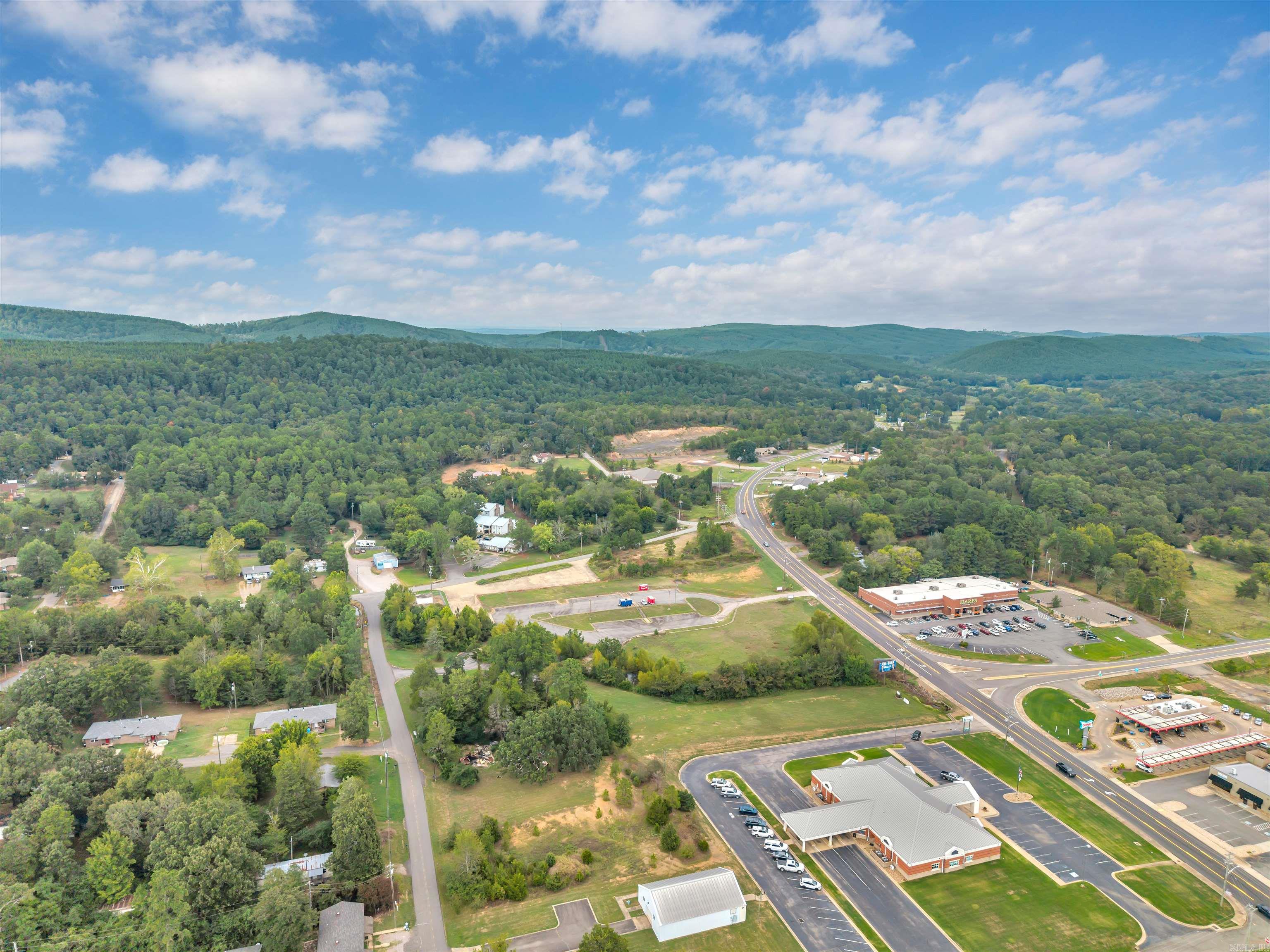 915 N Fourche  Perryville, AR
