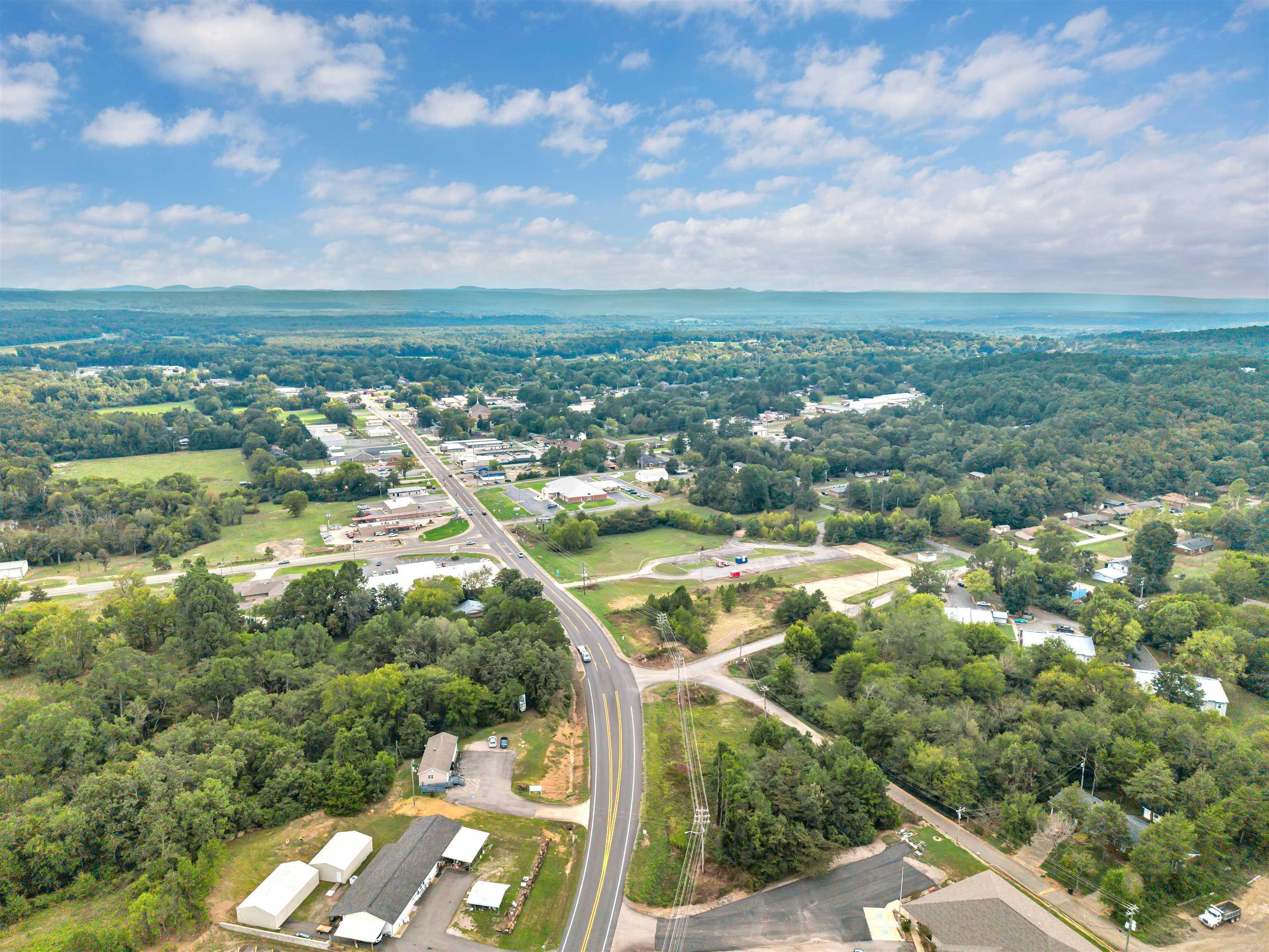 915 N Fourche  Perryville, AR