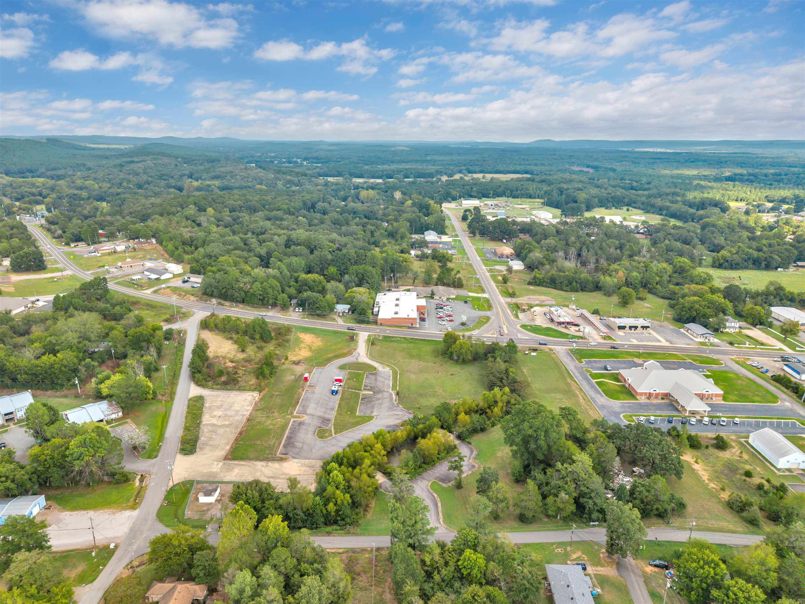 915 N Fourche  Perryville, AR