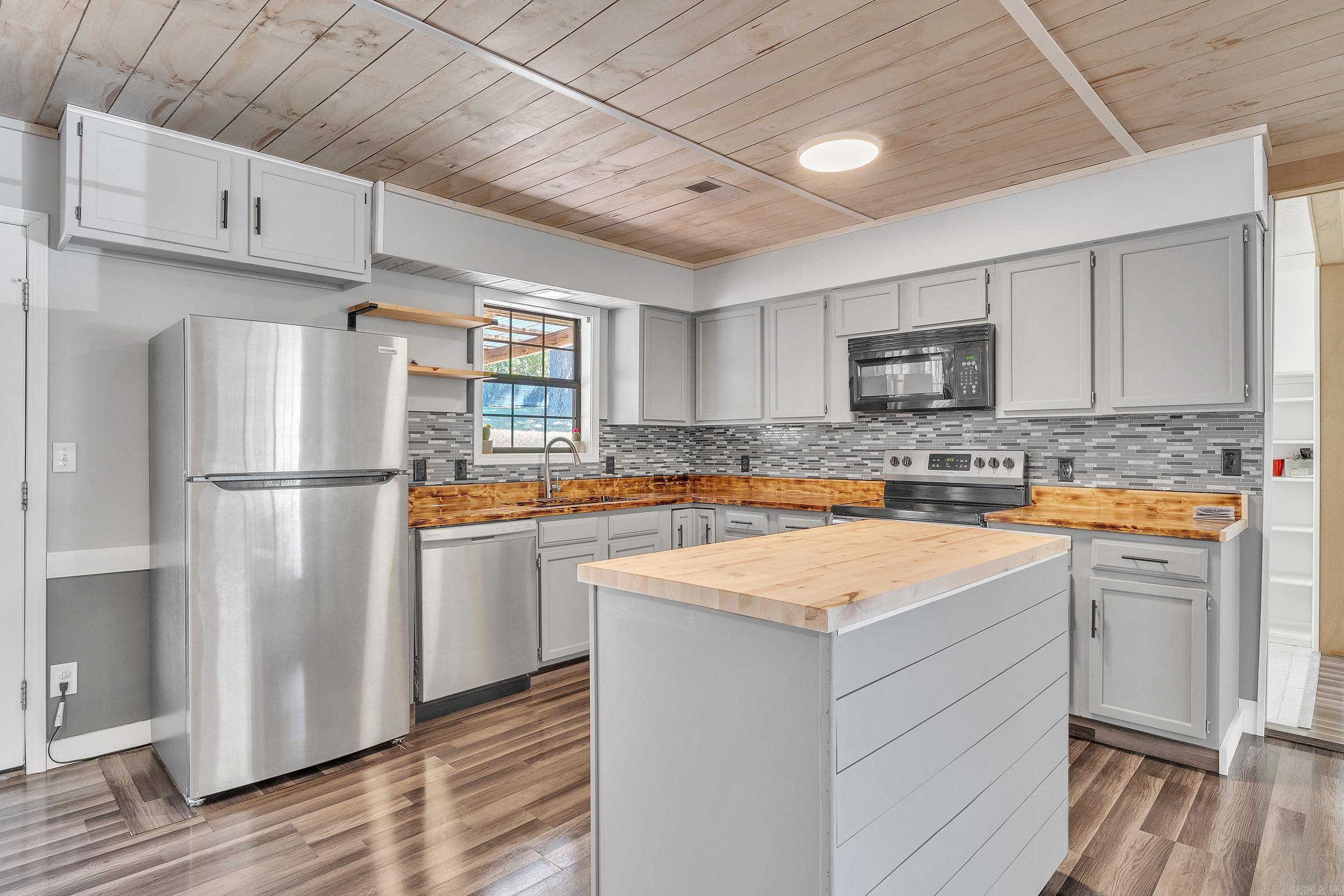 137 Morrison  Norfork, AR