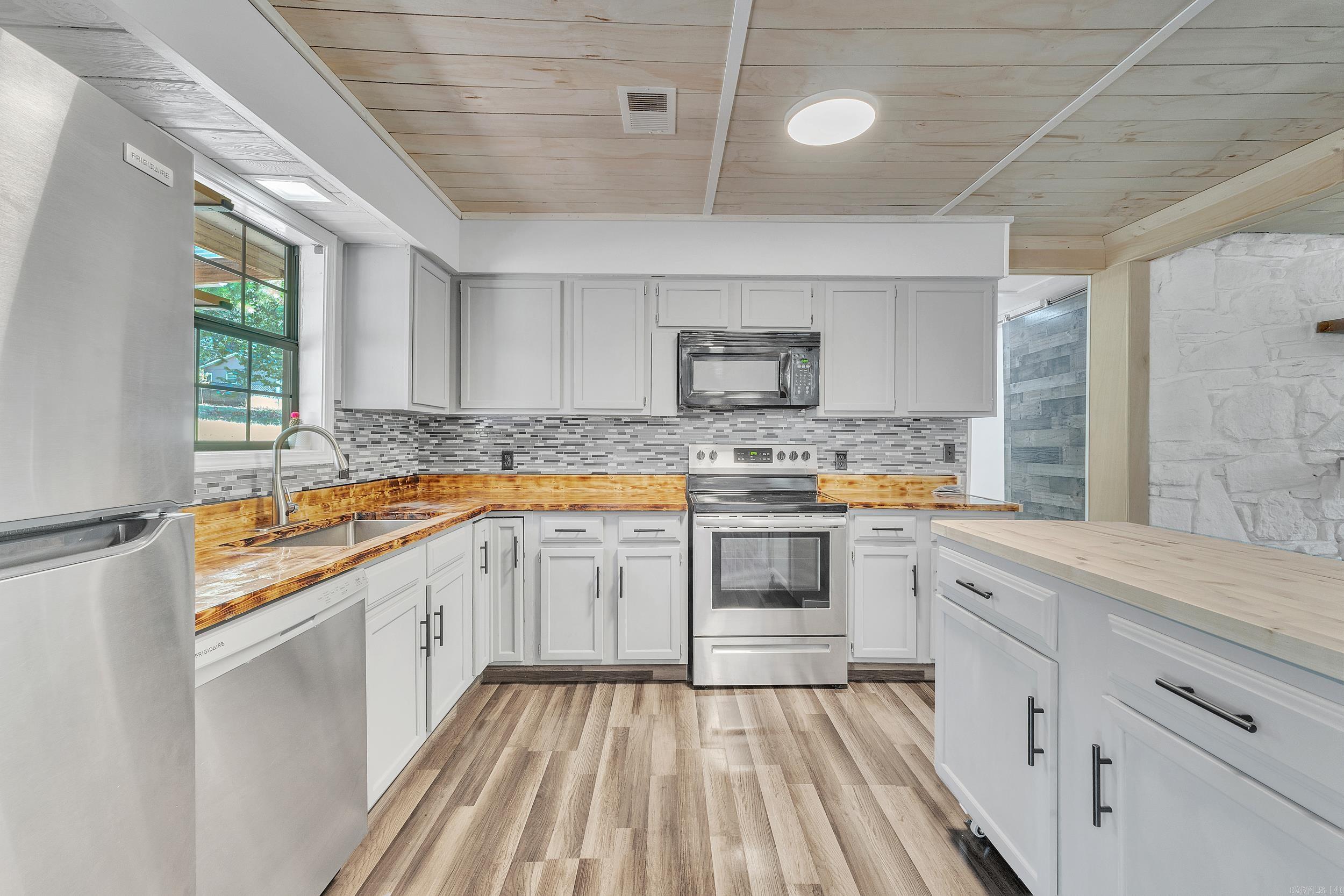 137 Morrison  Norfork, AR