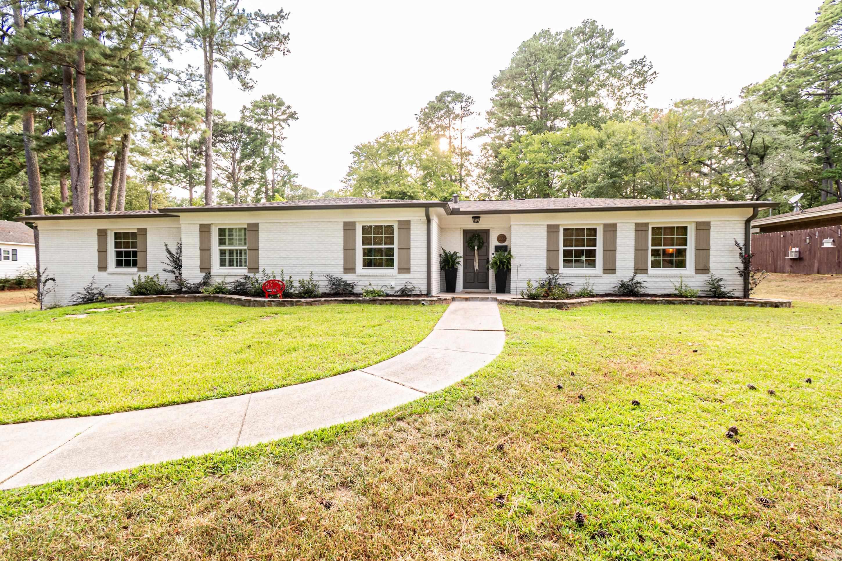 2504 Forest Lawn Dr  El Dorado, AR