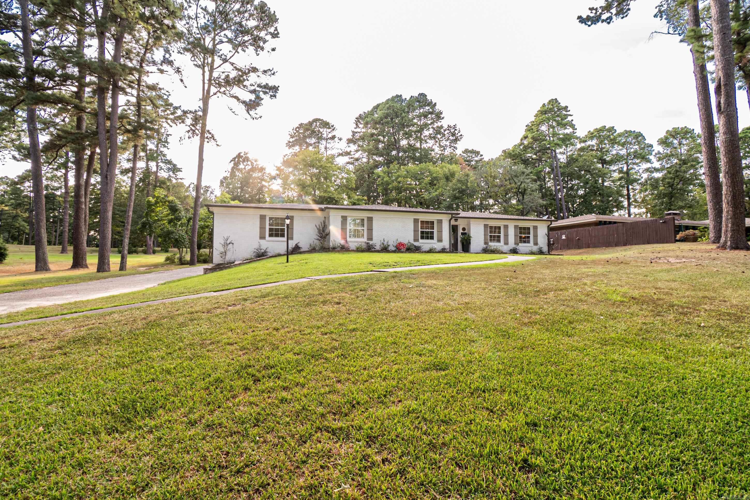 2504 Forest Lawn Dr  El Dorado, AR