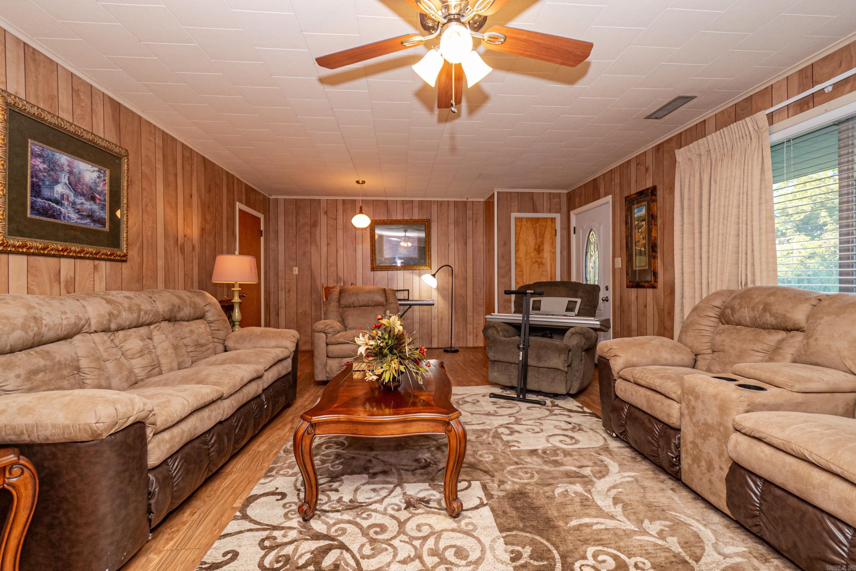 110 S Pine  Junction City, LA