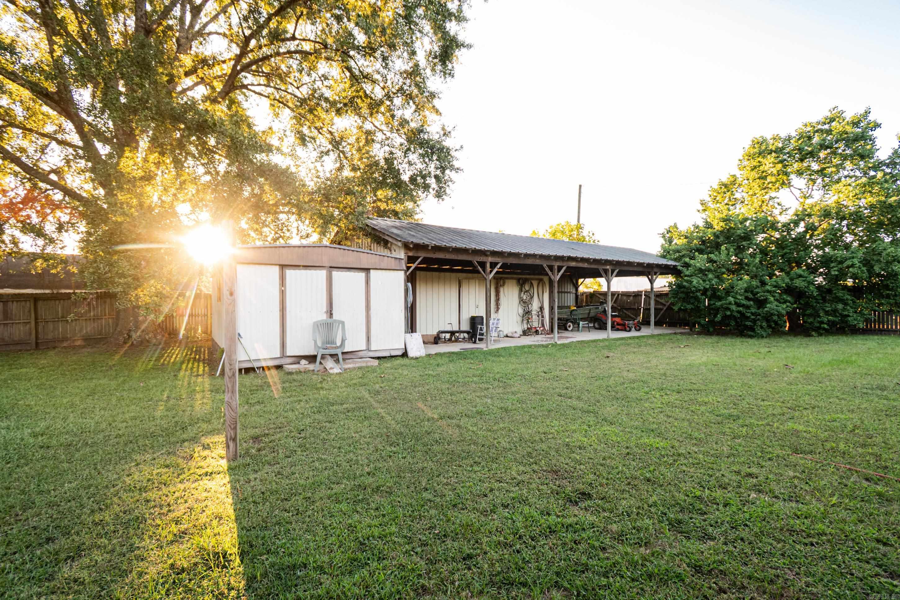 110 S Pine  Junction City, LA