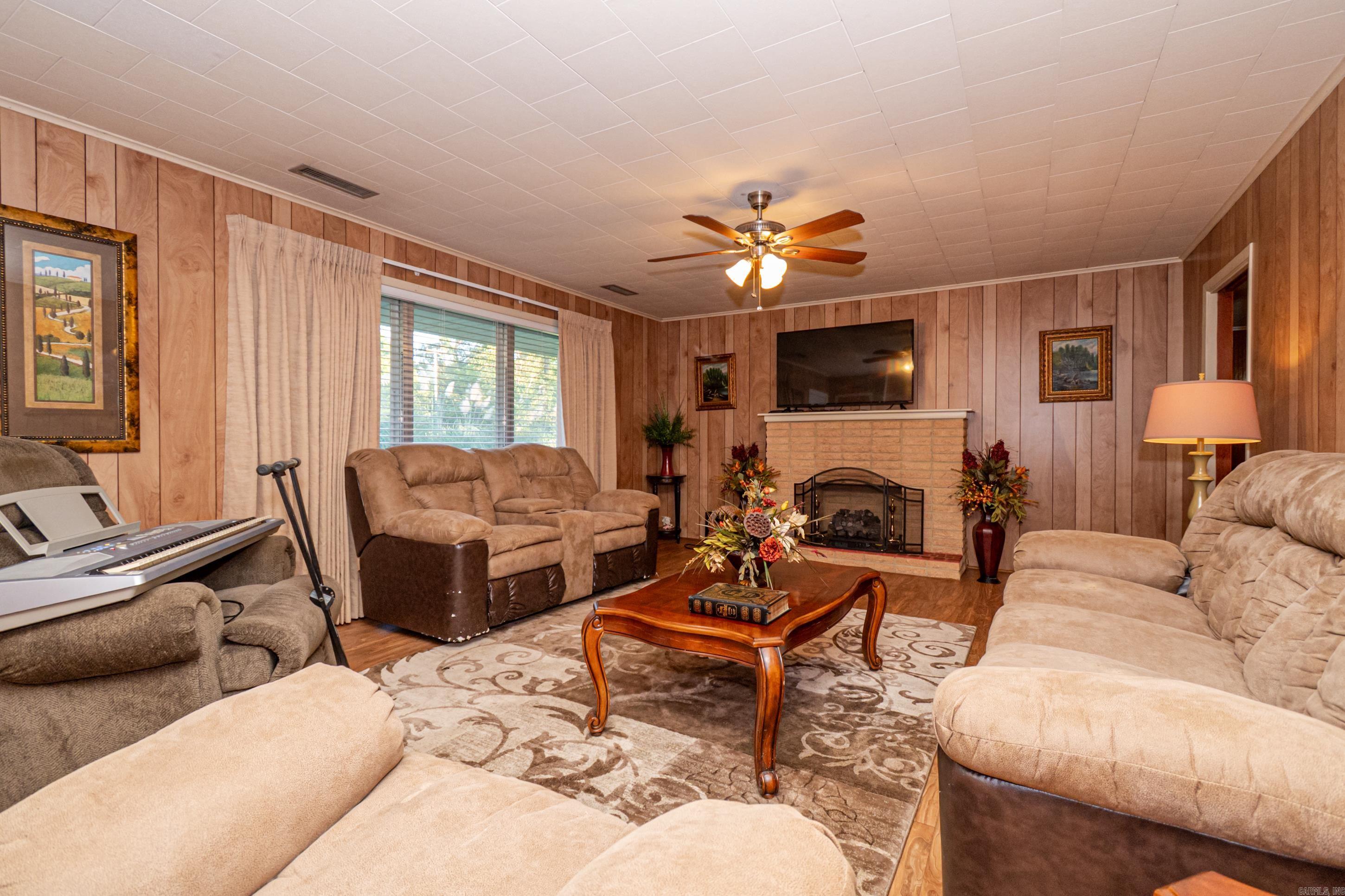 110 S Pine  Junction City, LA