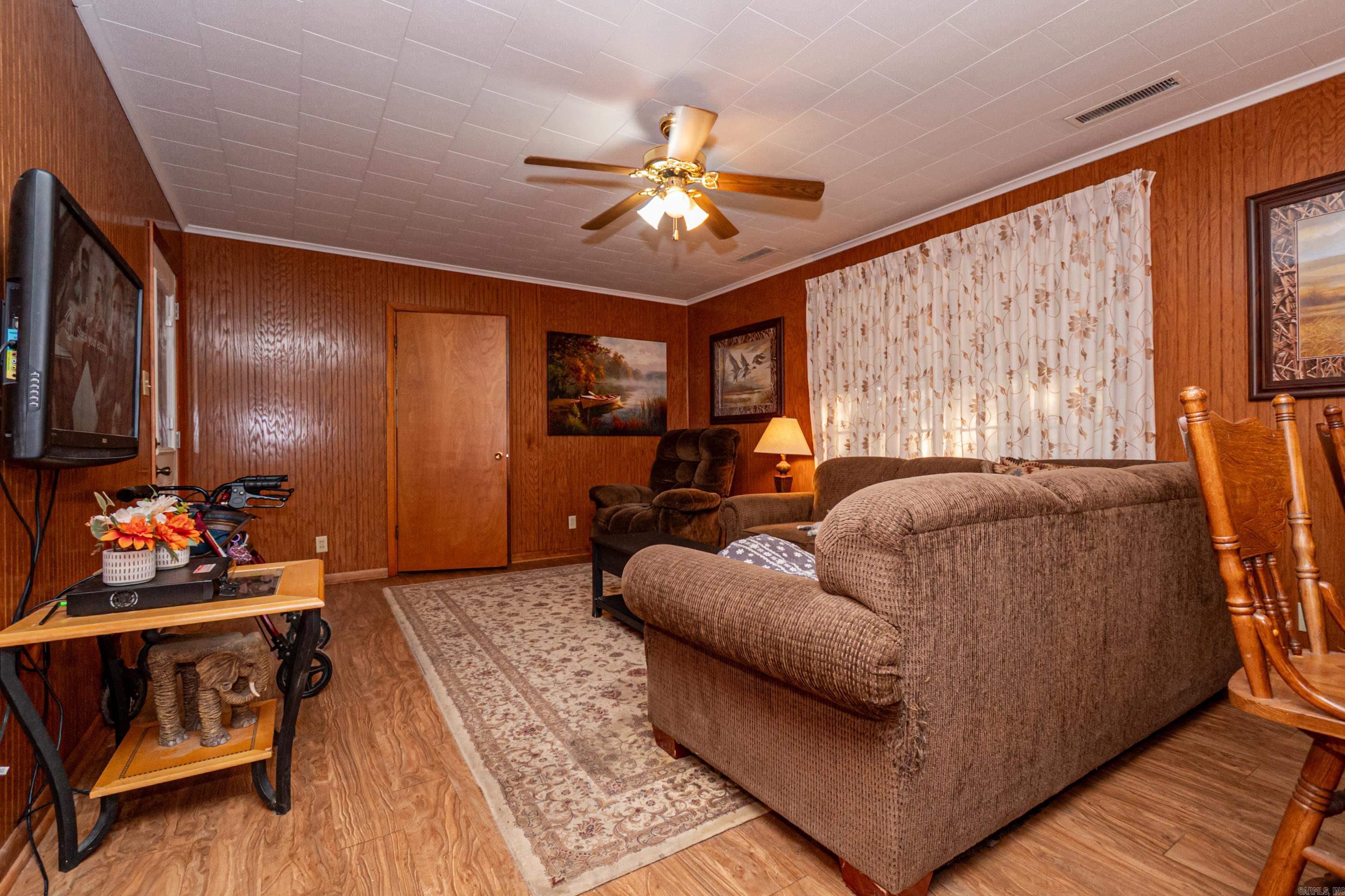 110 S Pine  Junction City, LA