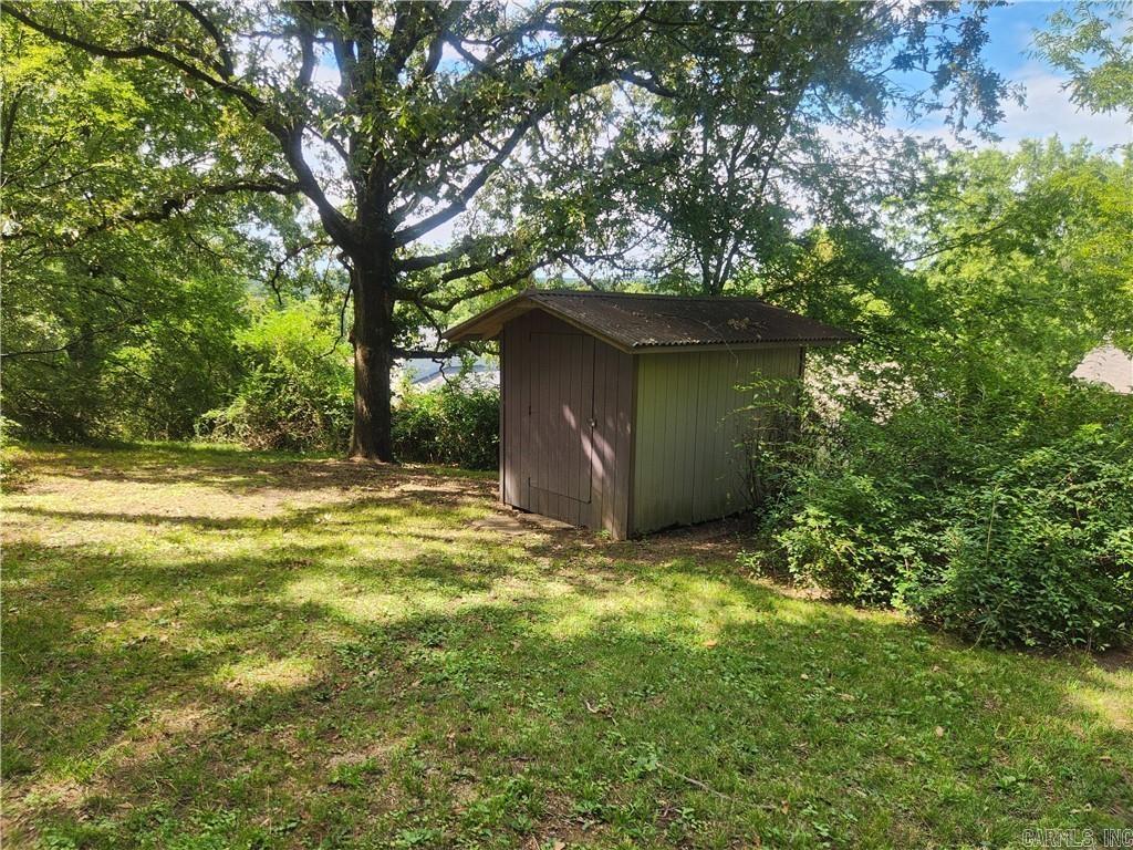 725 N Montgomery  Clarksville, AR