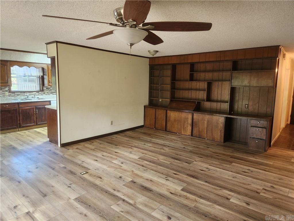 725 N Montgomery  Clarksville, AR