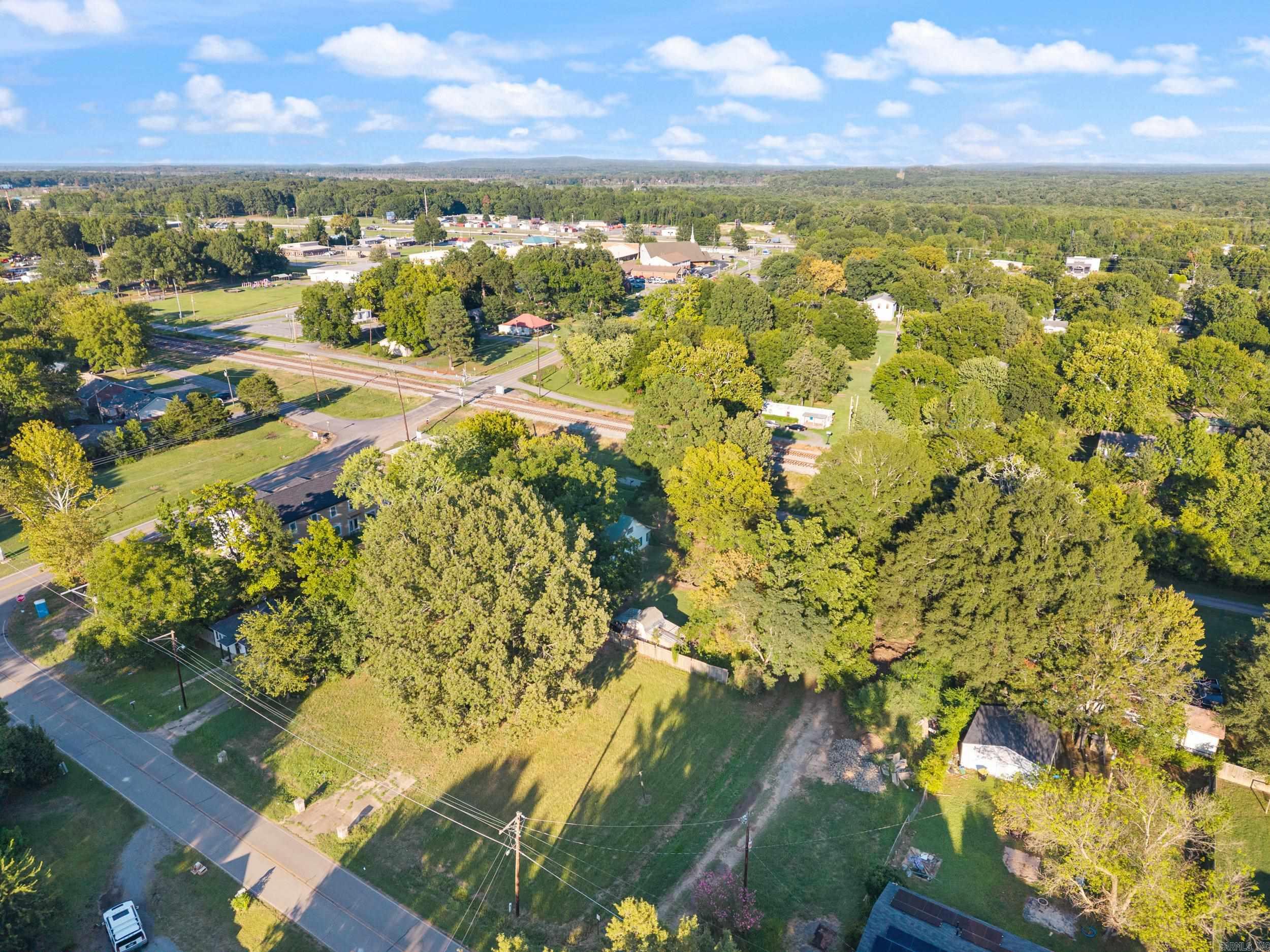 6 S Main  Mayflower, AR