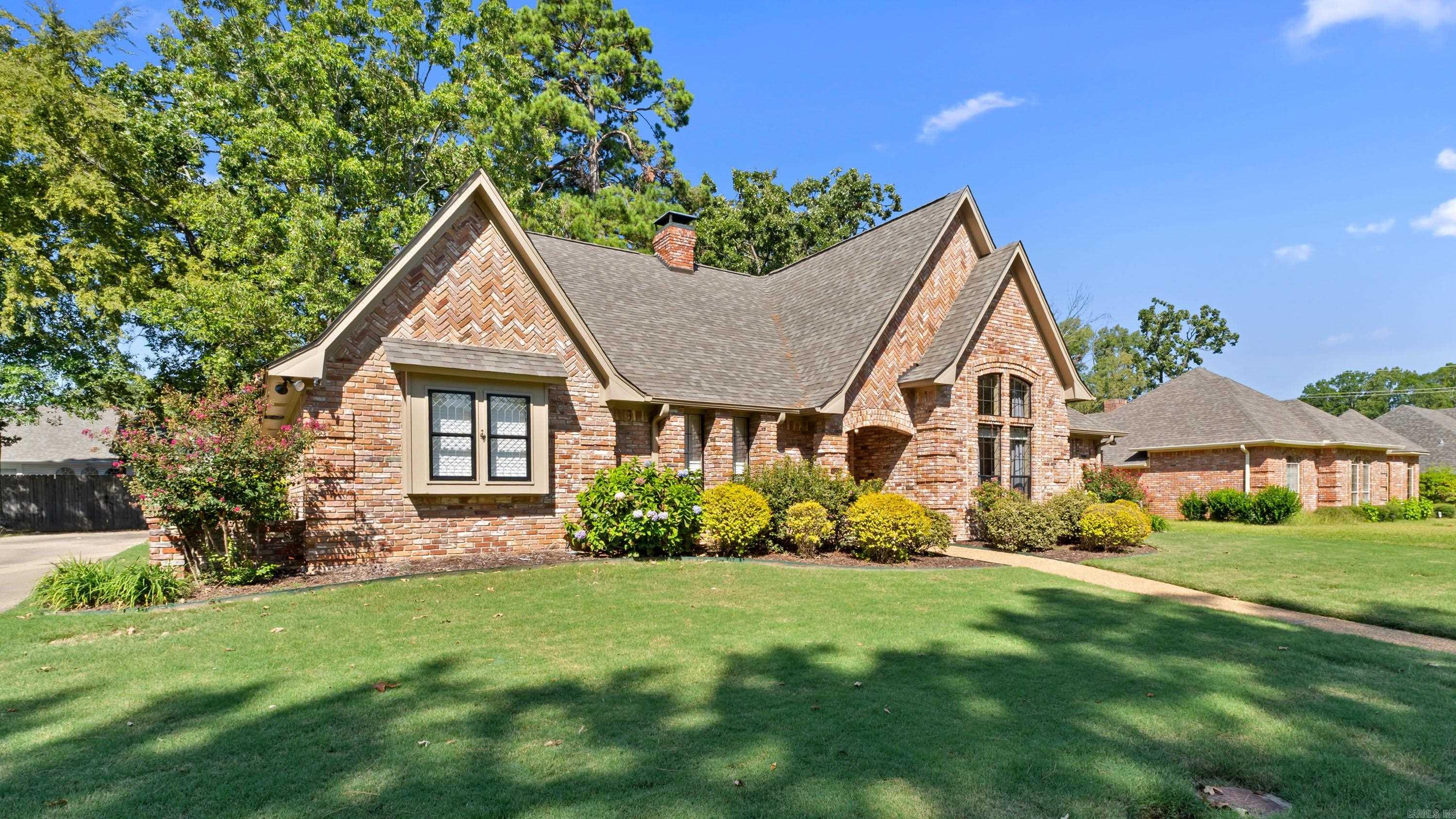 6005 Stoneridge Drive  Texarkana, TX