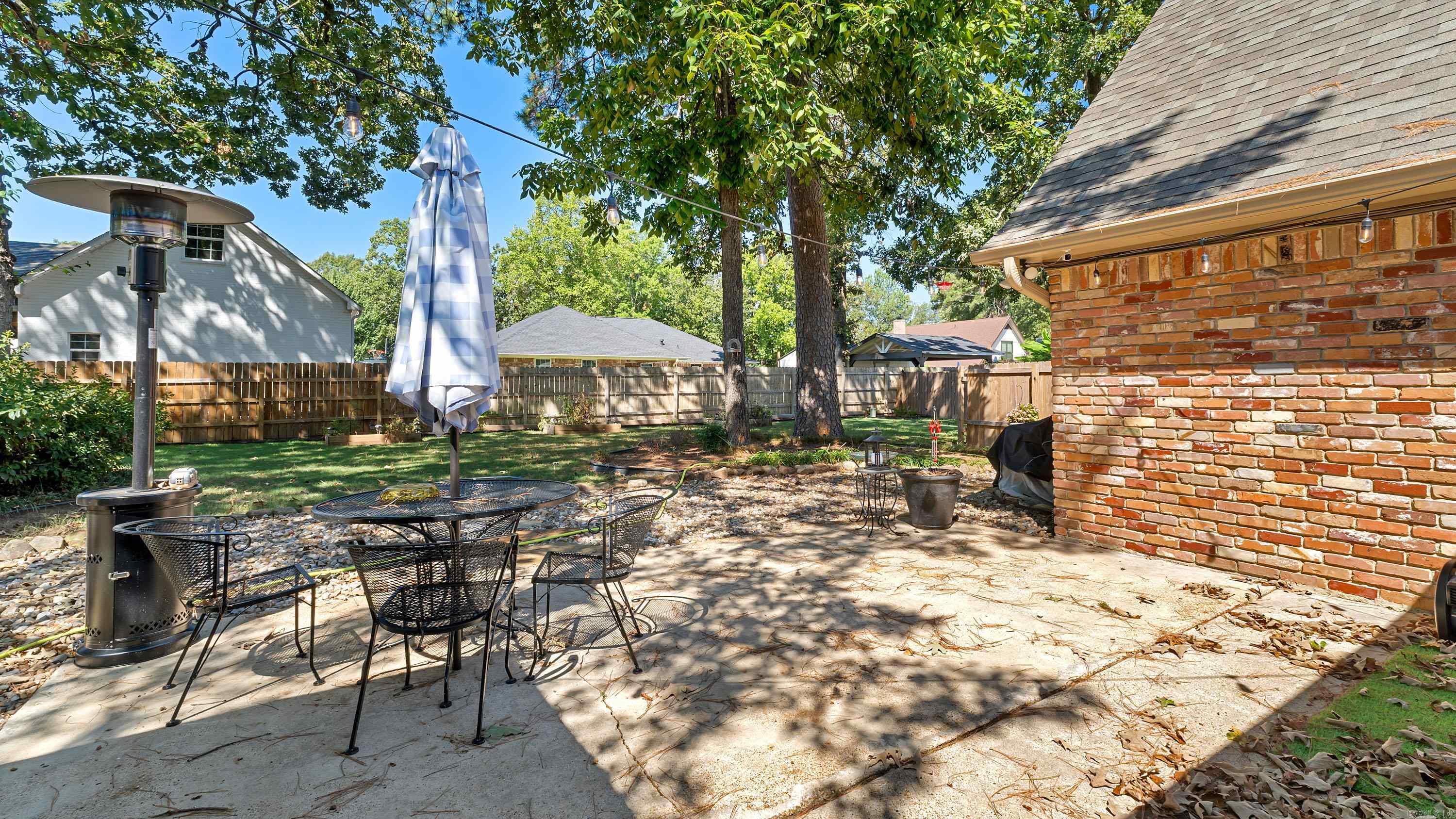 6005 Stoneridge Drive  Texarkana, TX
