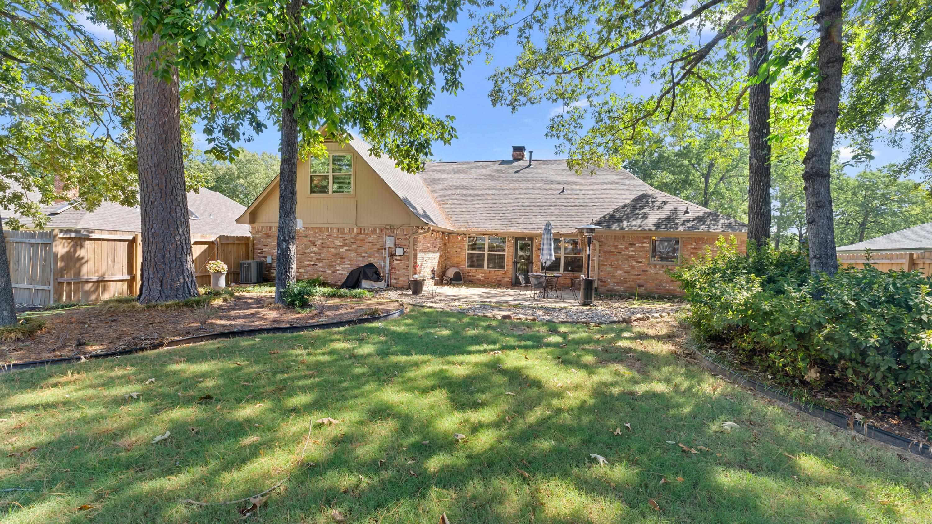 6005 Stoneridge Drive  Texarkana, TX