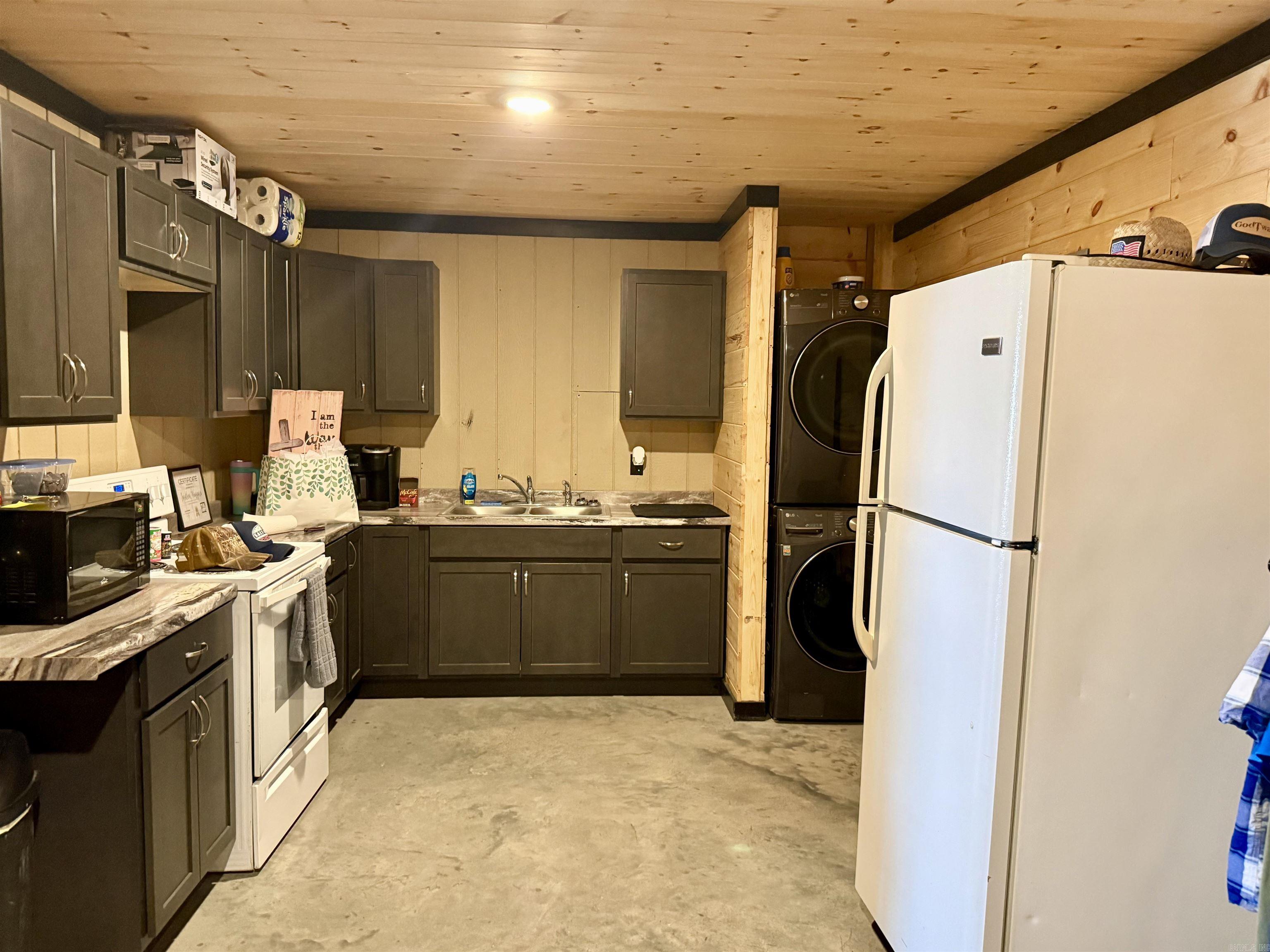 5700 E Highway 412  Paragould, AR