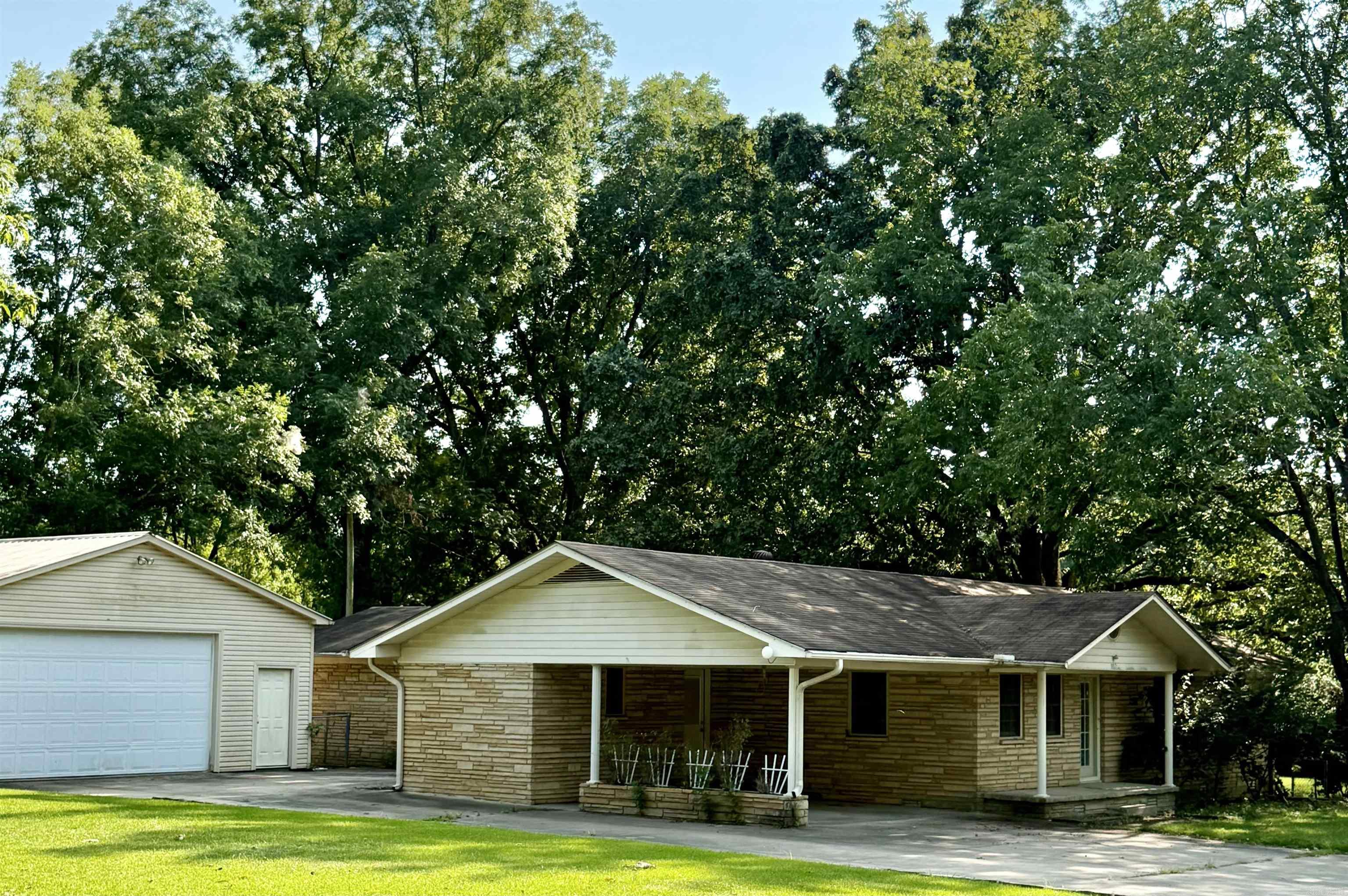 802 Torrence  Pangburn, AR