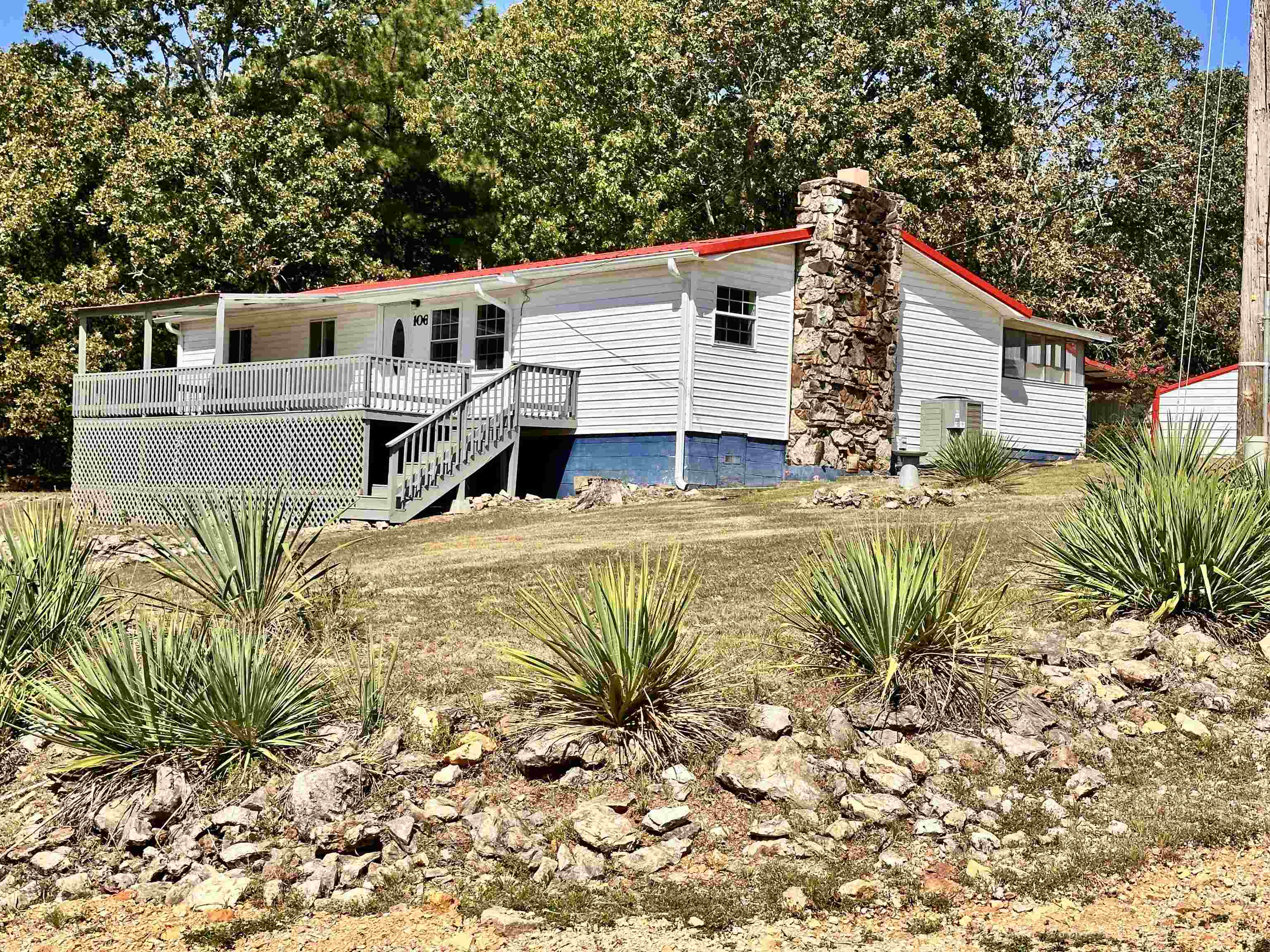 106 Edna  Highland, AR