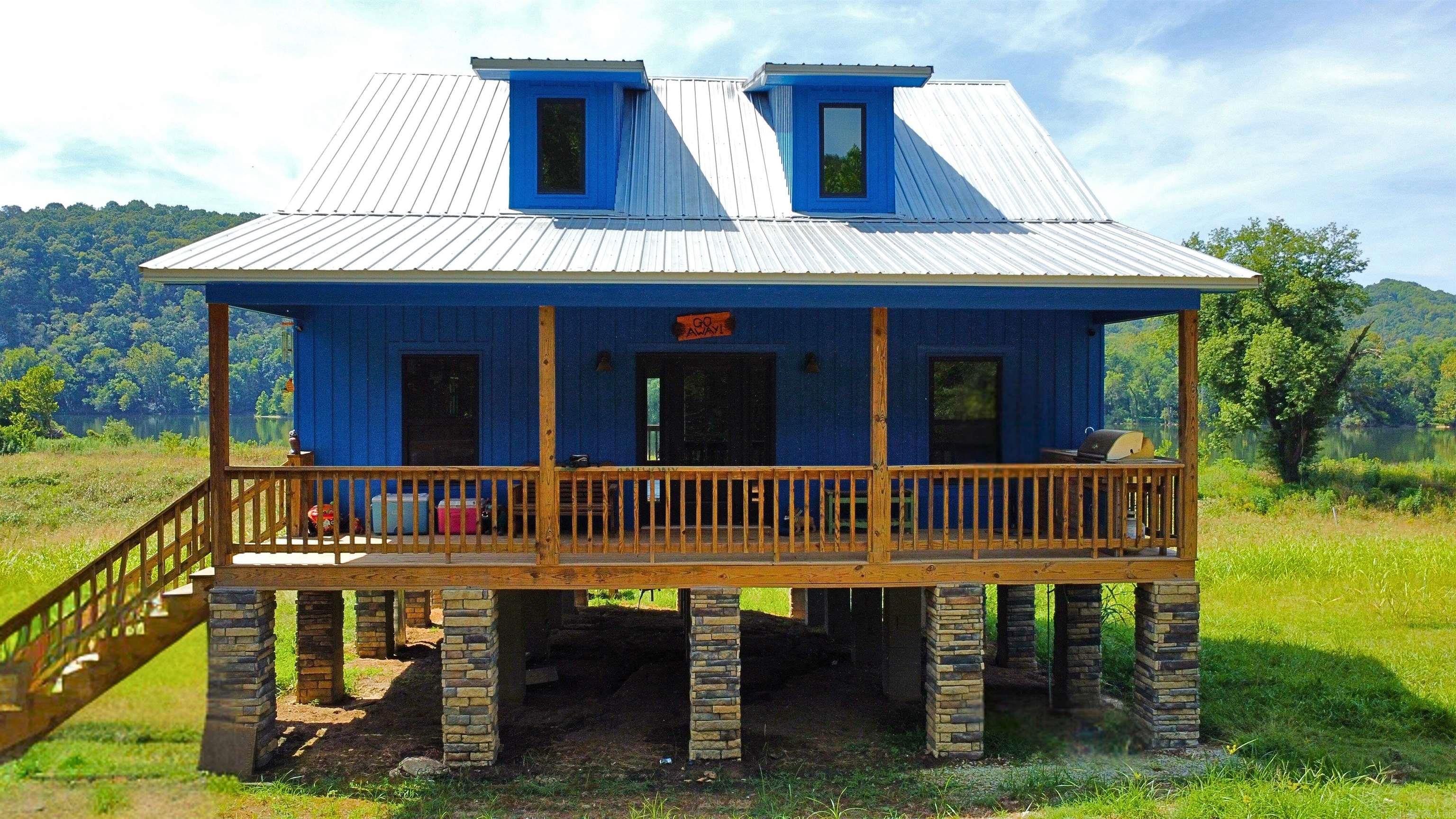 3780 River Road Guion, AR 72540