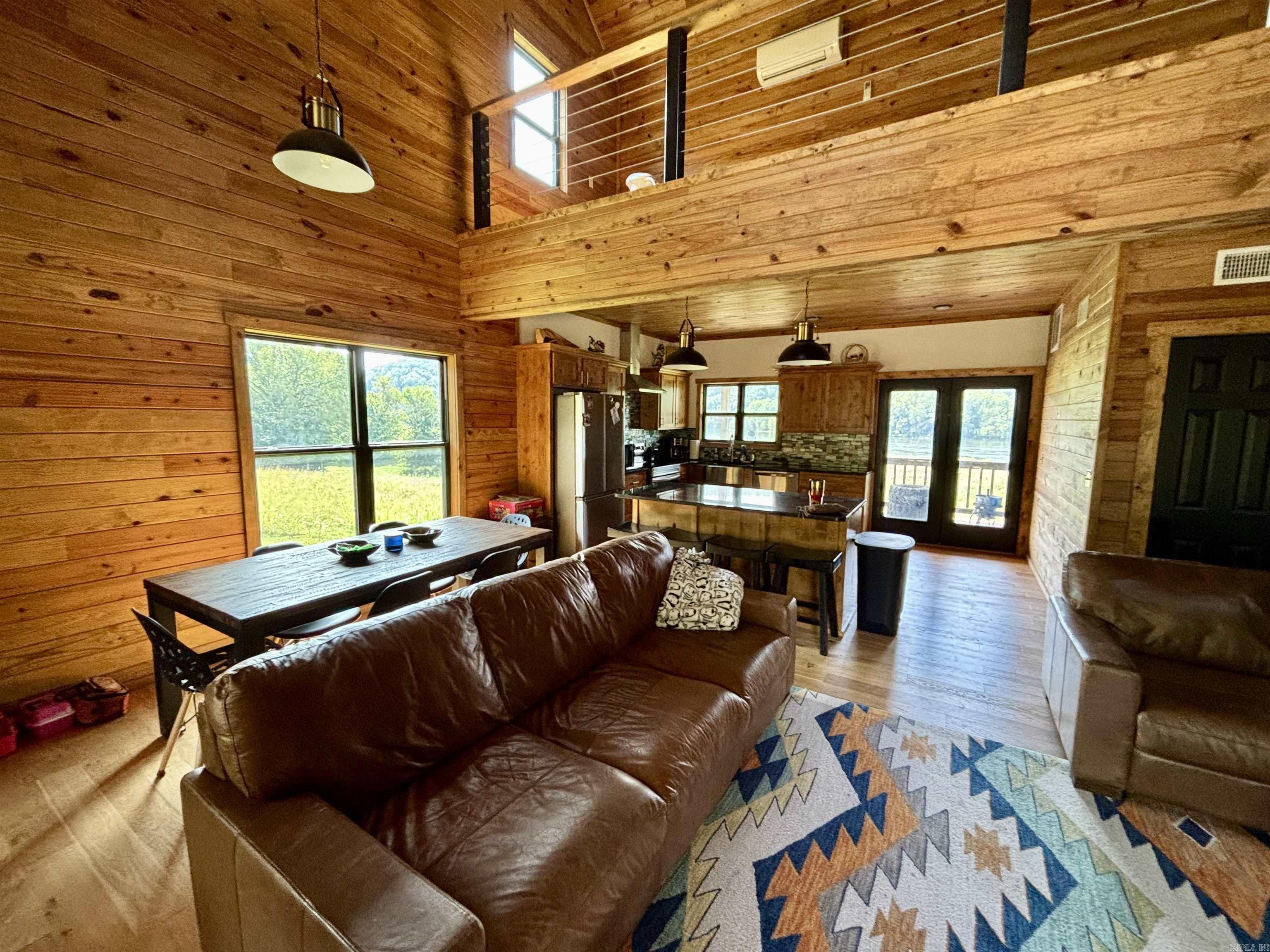 3780 River Road Guion, AR 72540