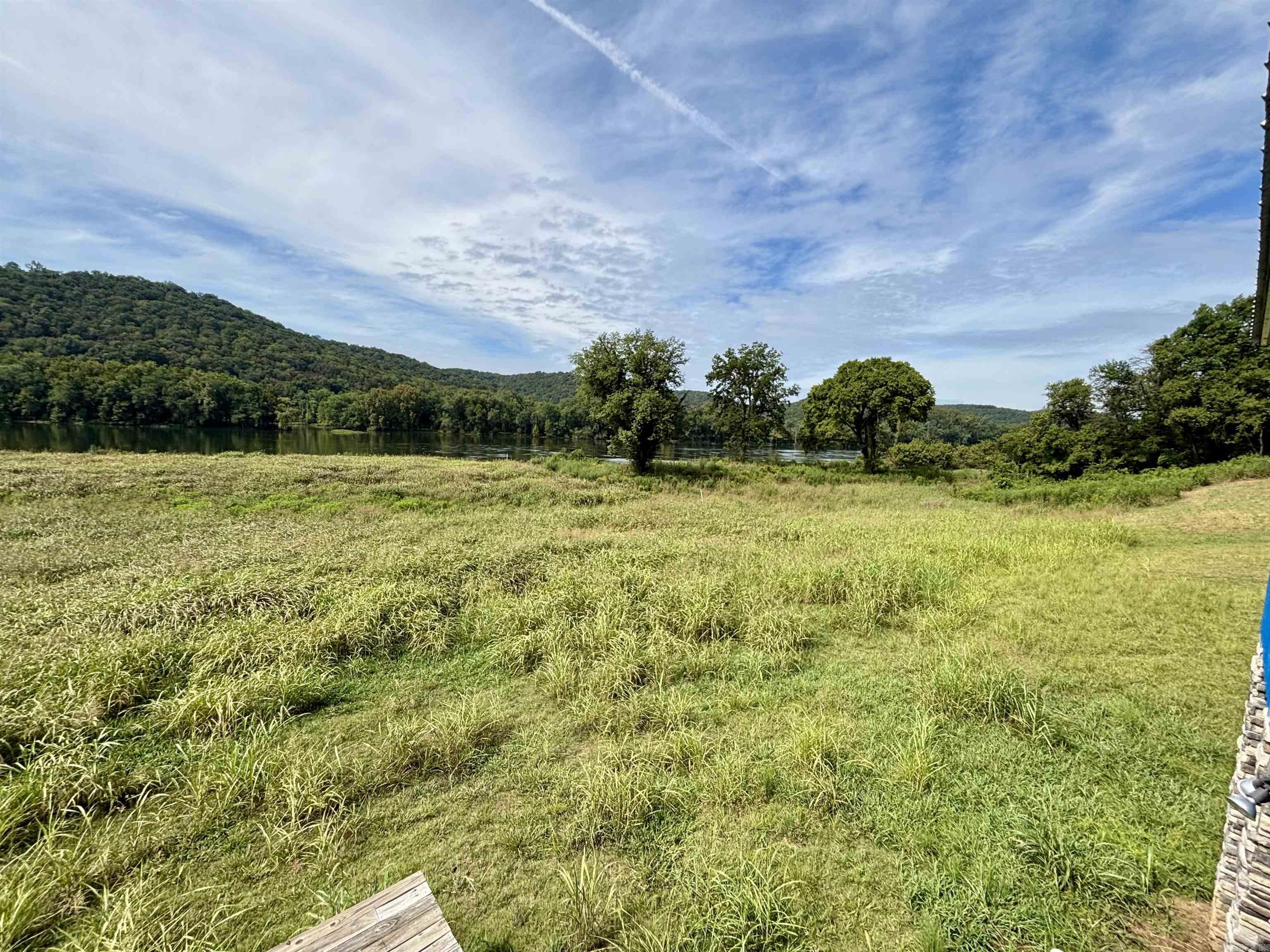 3780 River Road Guion, AR 72540