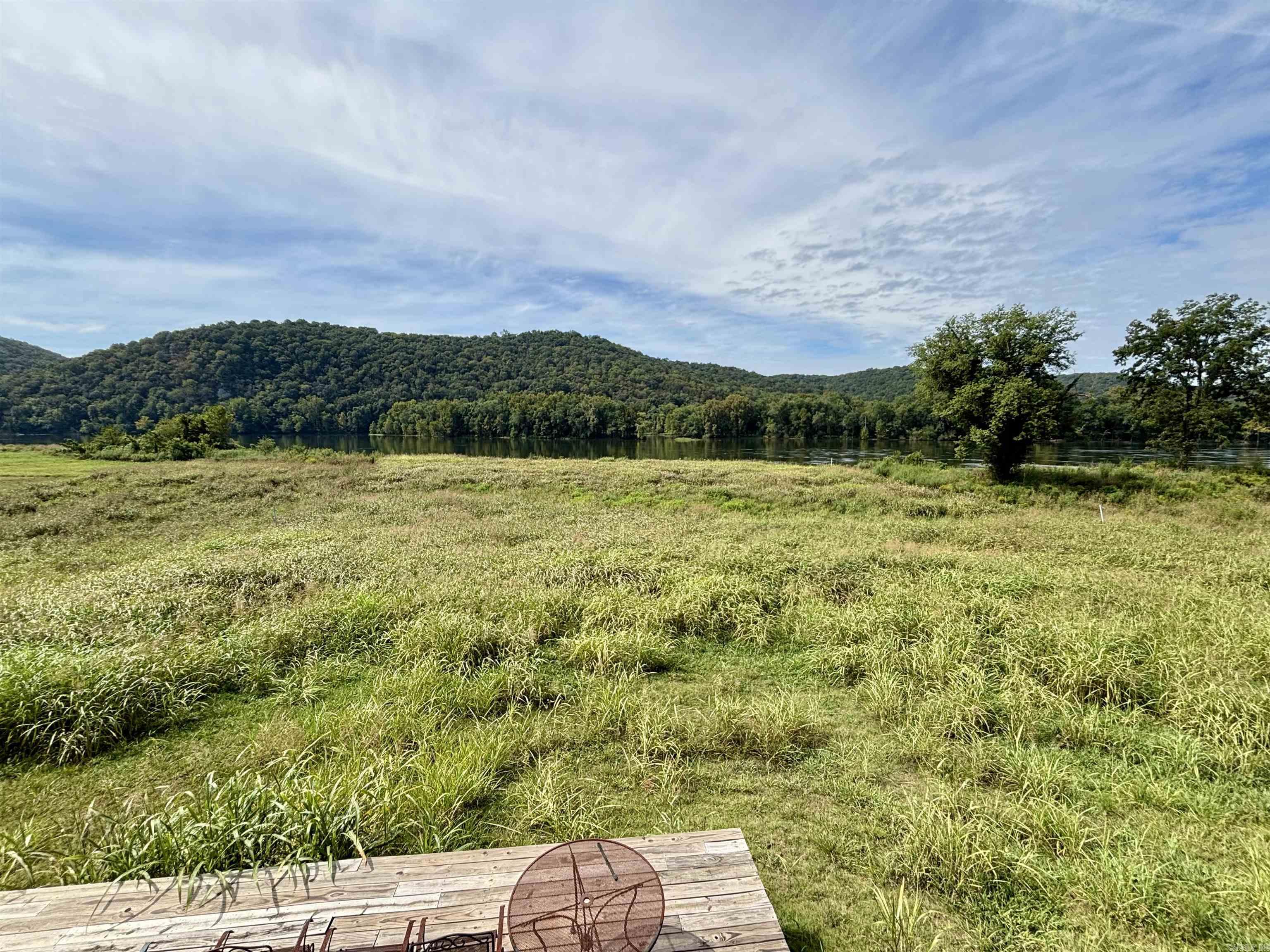 3780 River Road Guion, AR 72540
