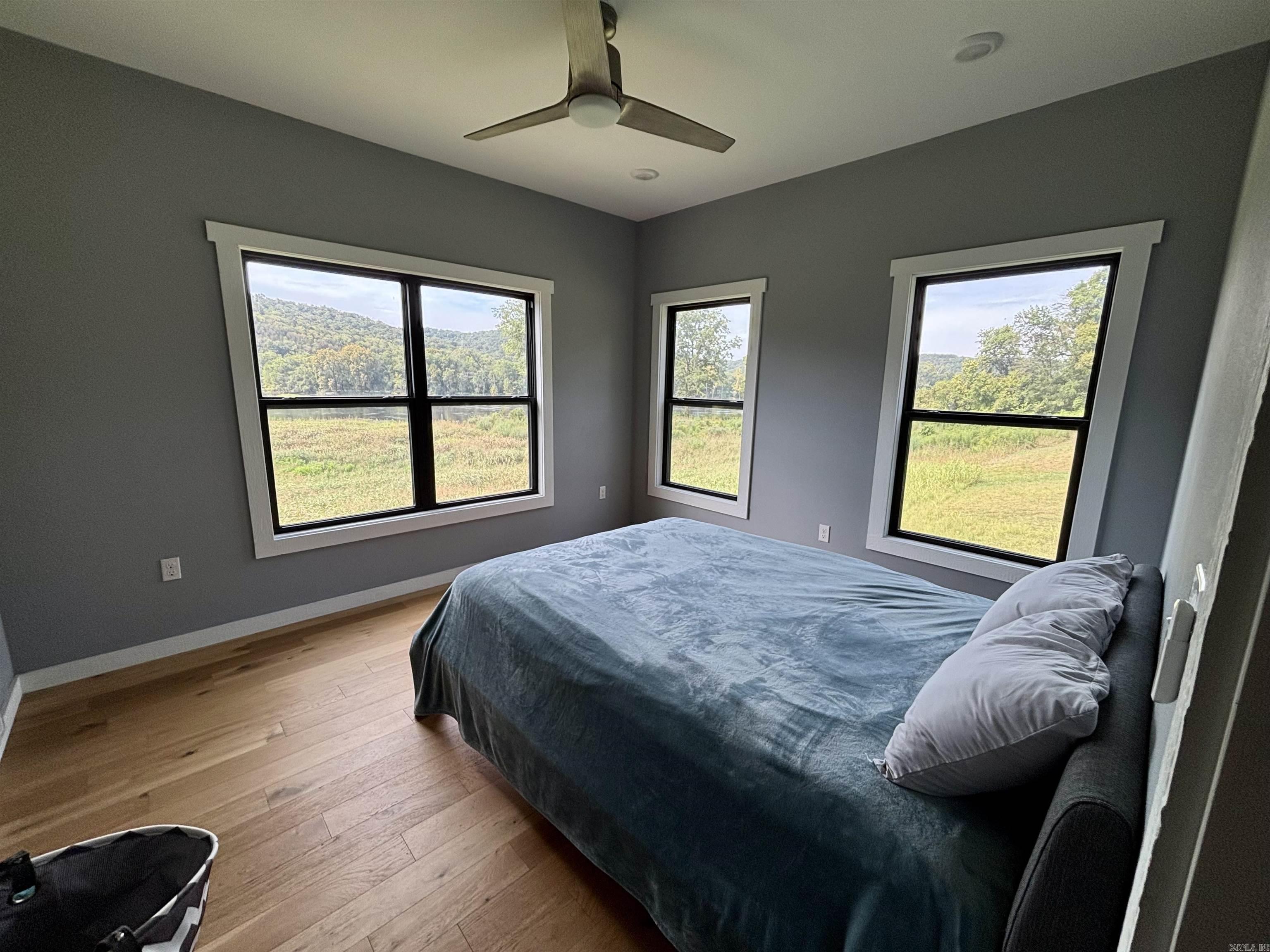 3780 River Road Guion, AR 72540
