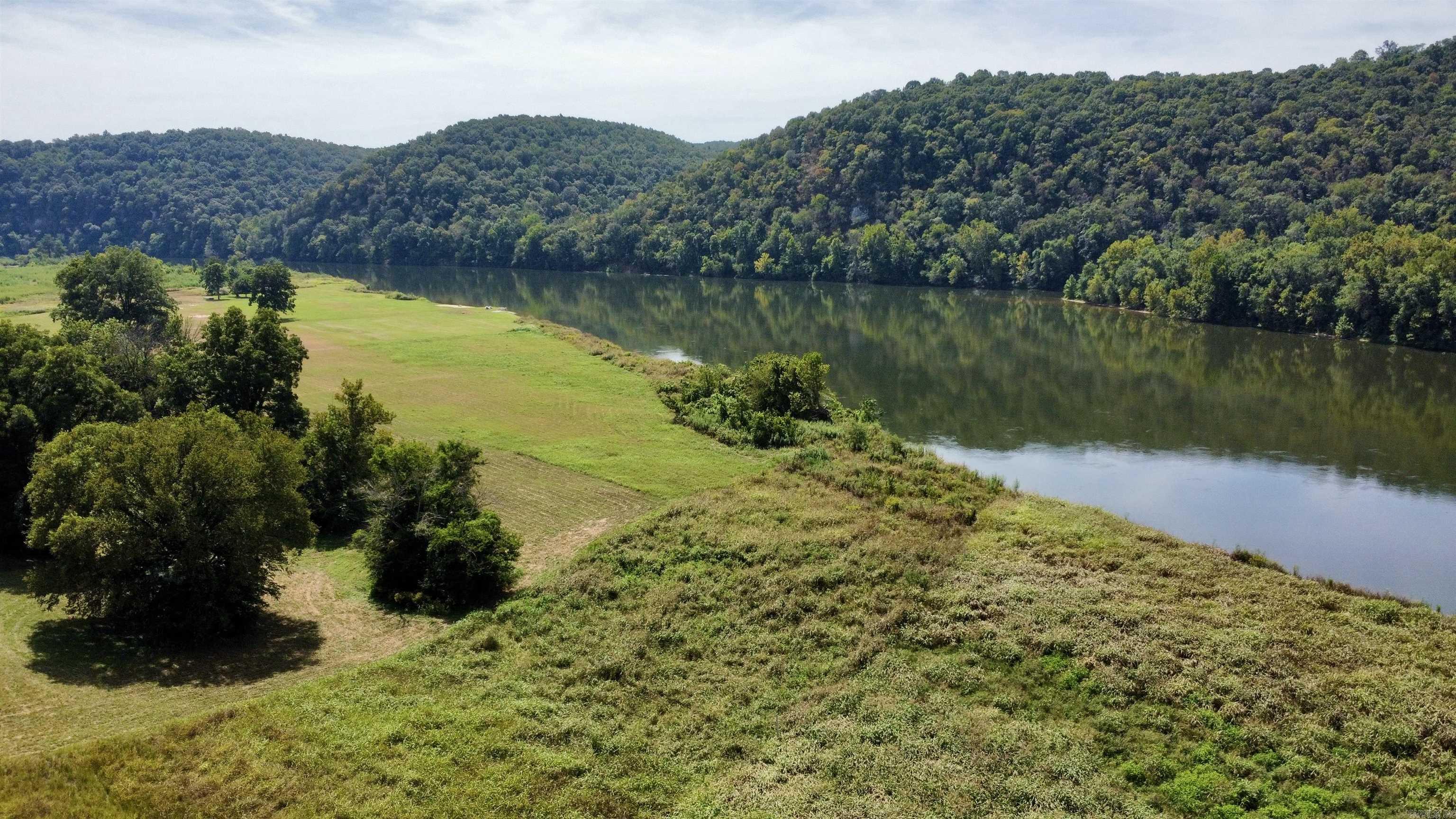 3780 River Road Guion, AR 72540