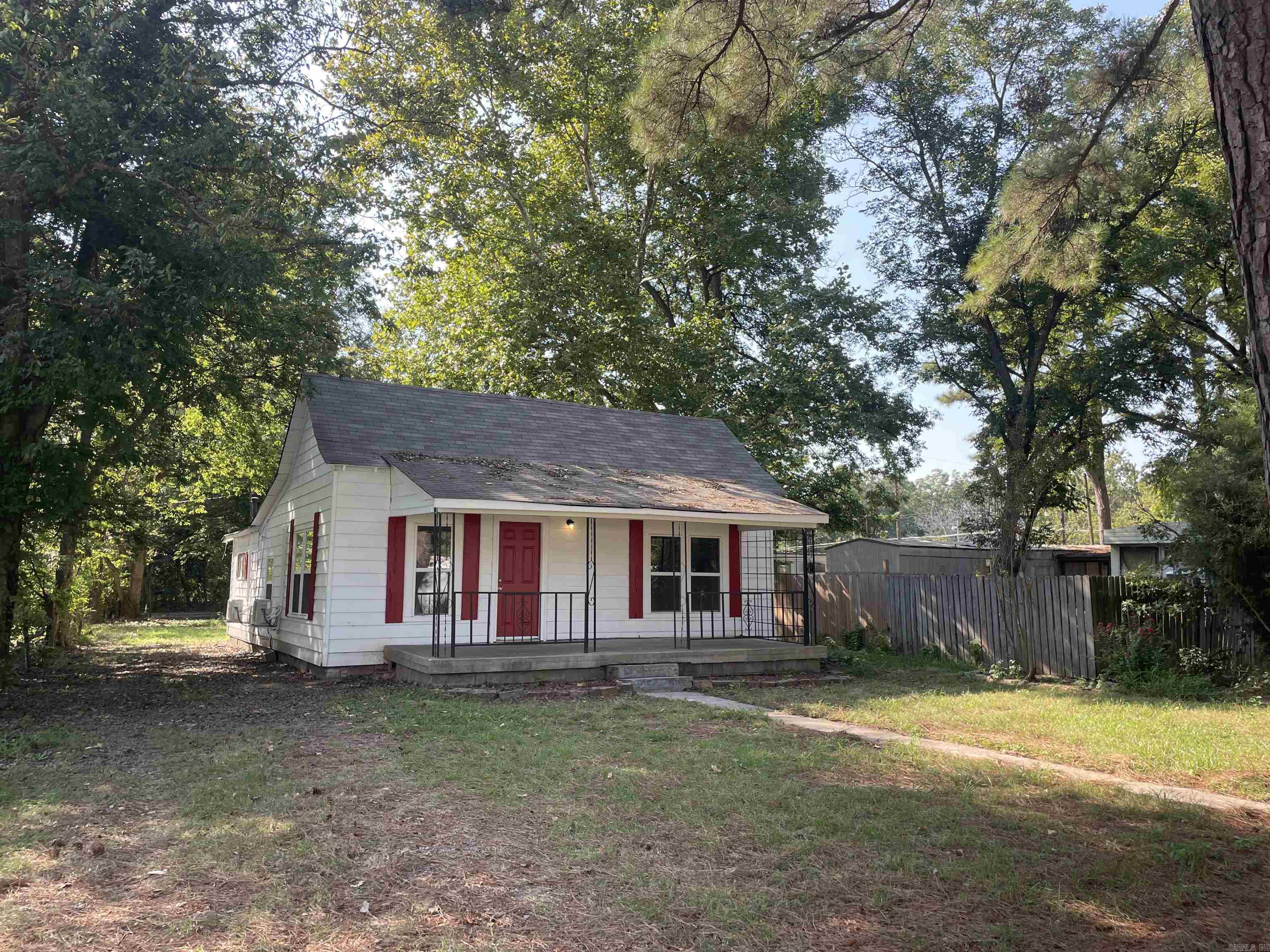 310 W 2nd  England, AR