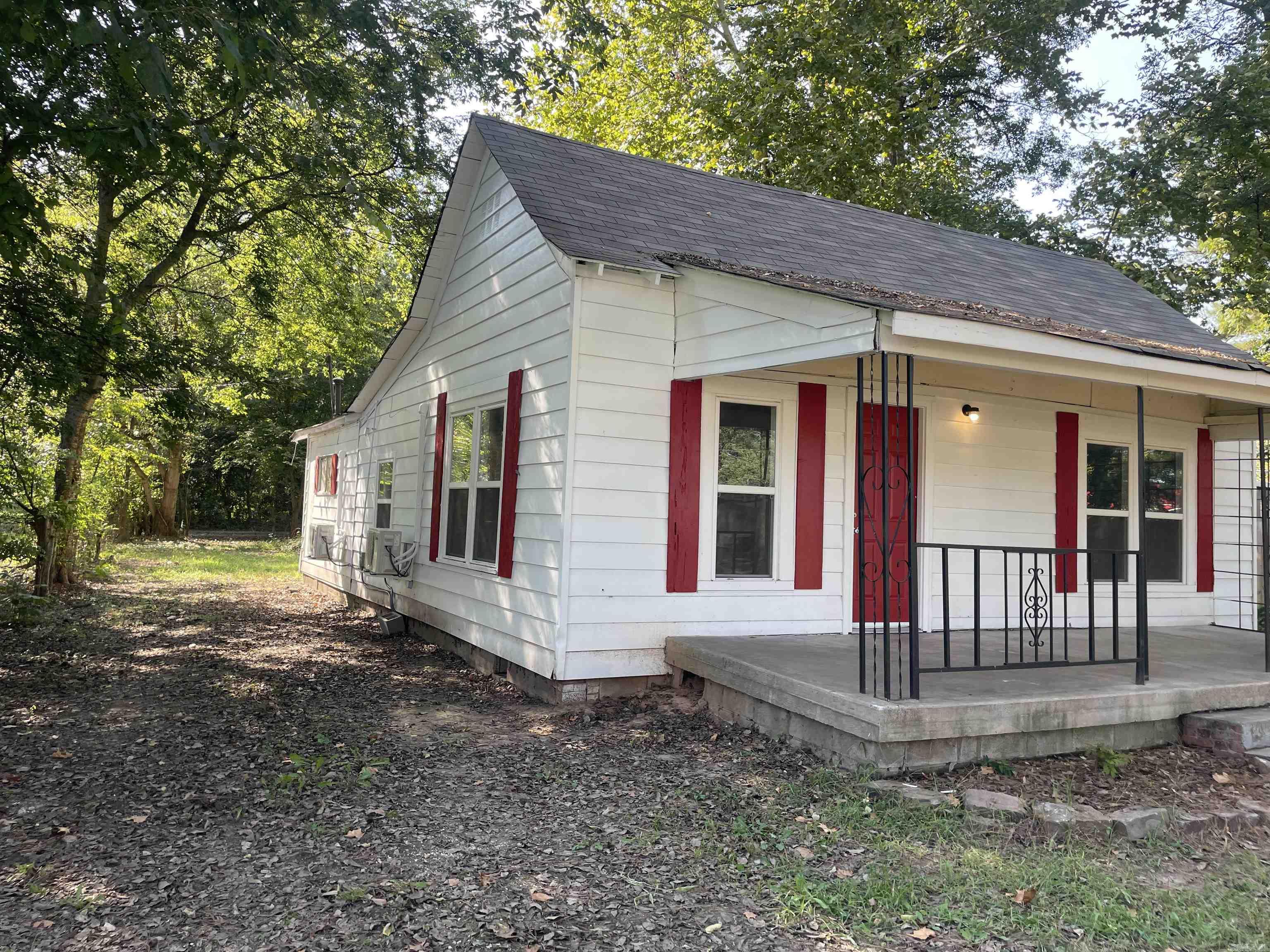310 W 2nd  England, AR