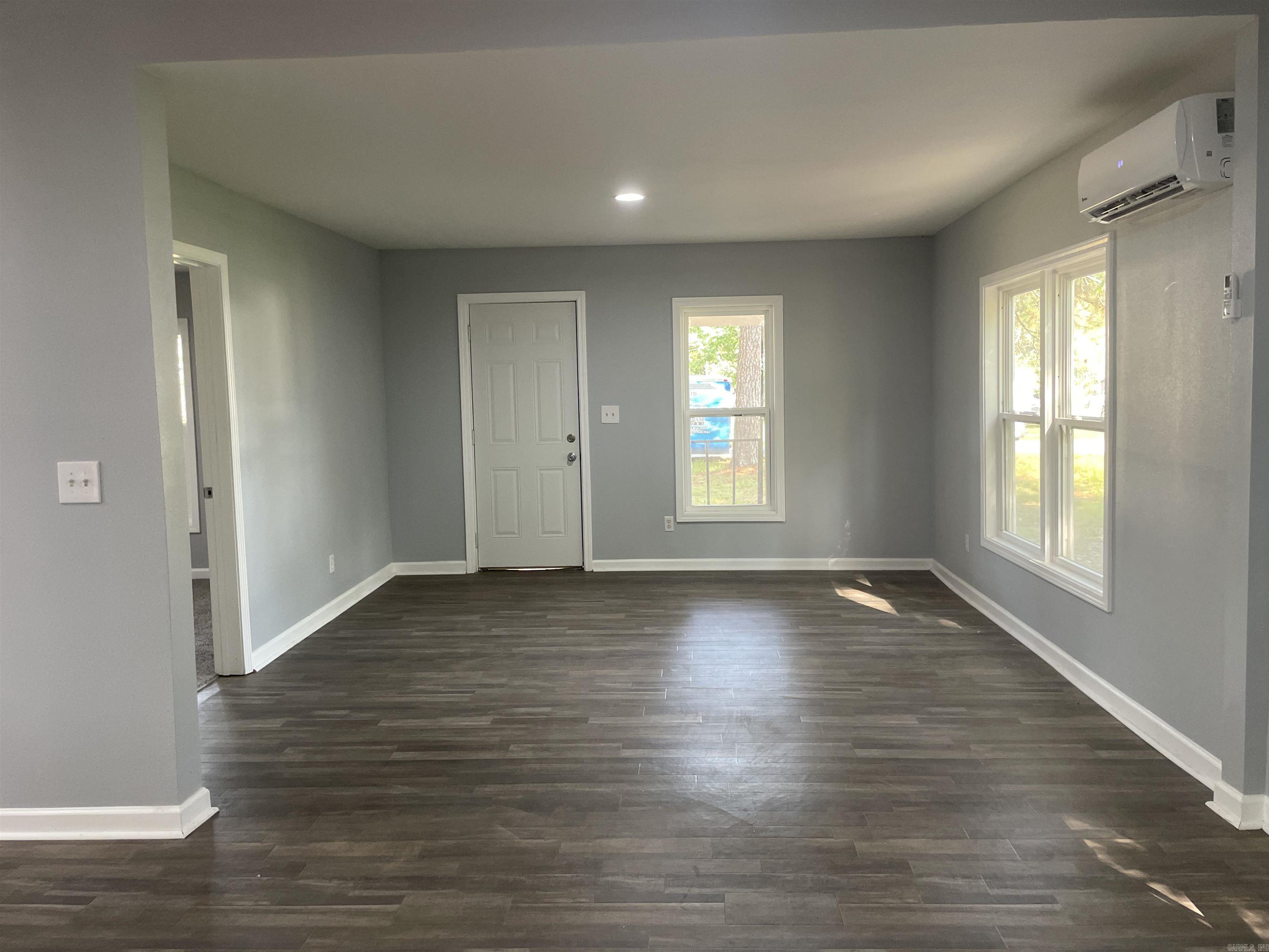 310 W 2nd  England, AR