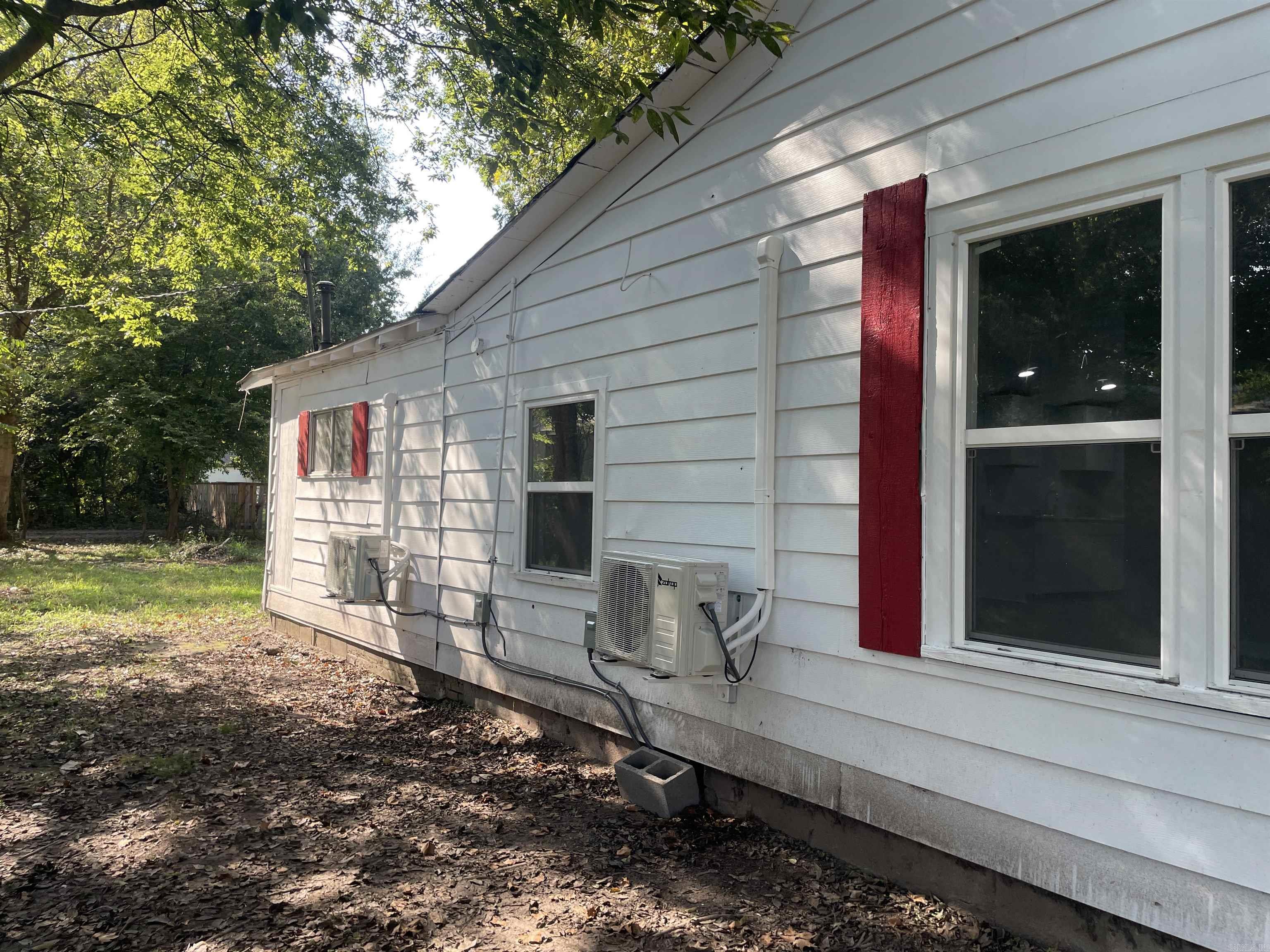310 W 2nd  England, AR