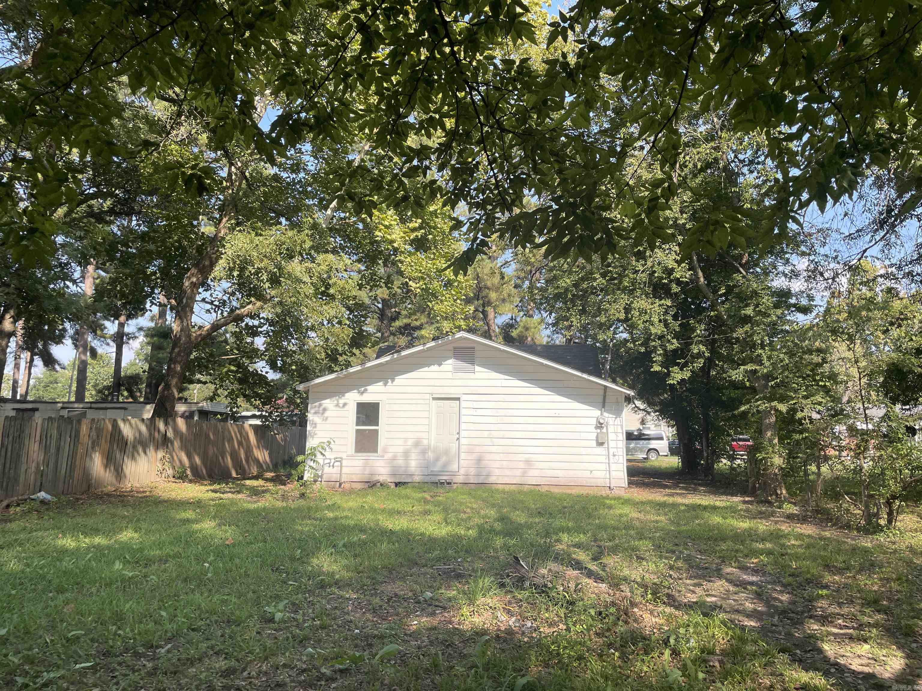 310 W 2nd  England, AR