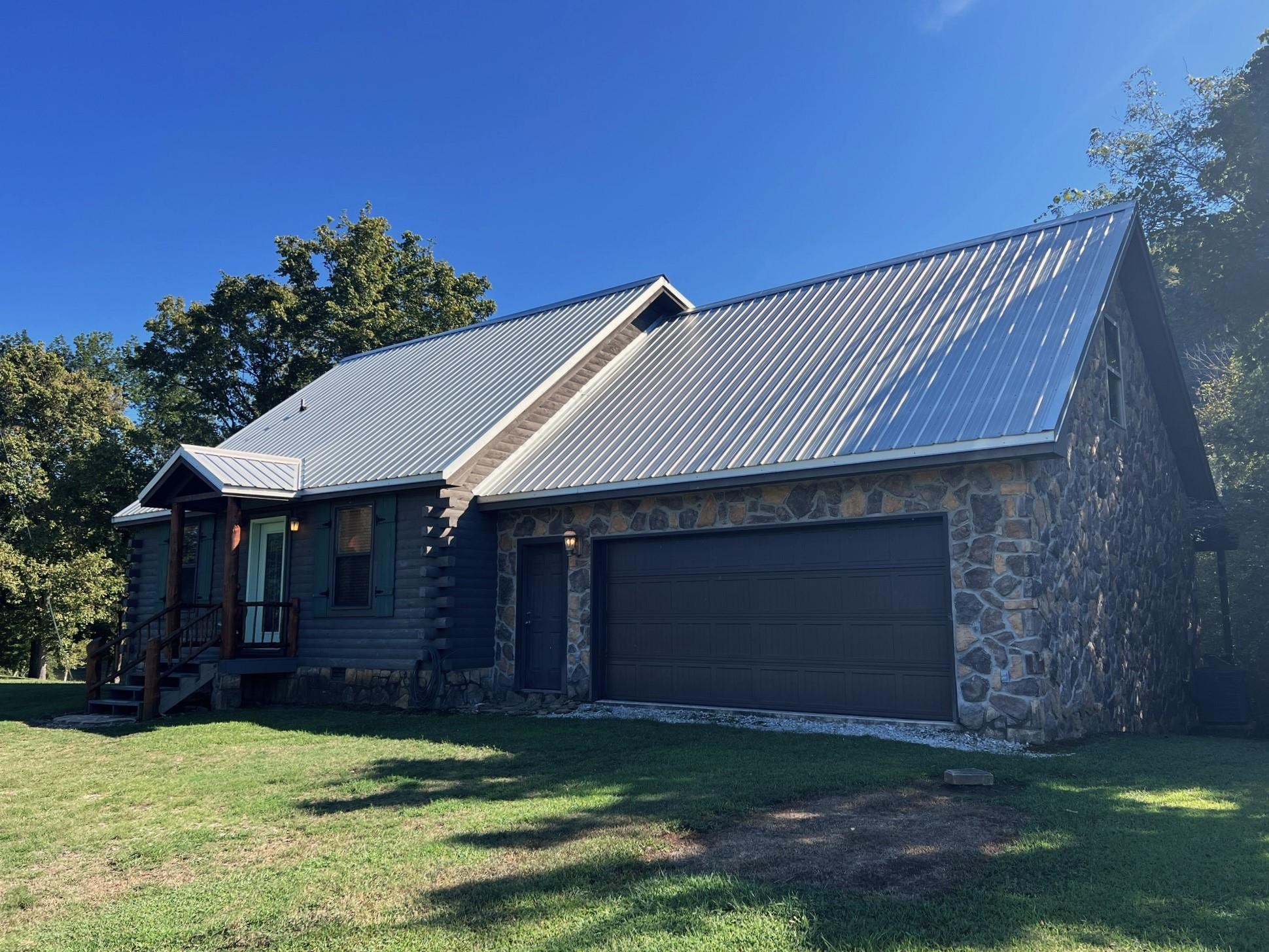 908 S Riverview  Mountain View, AR