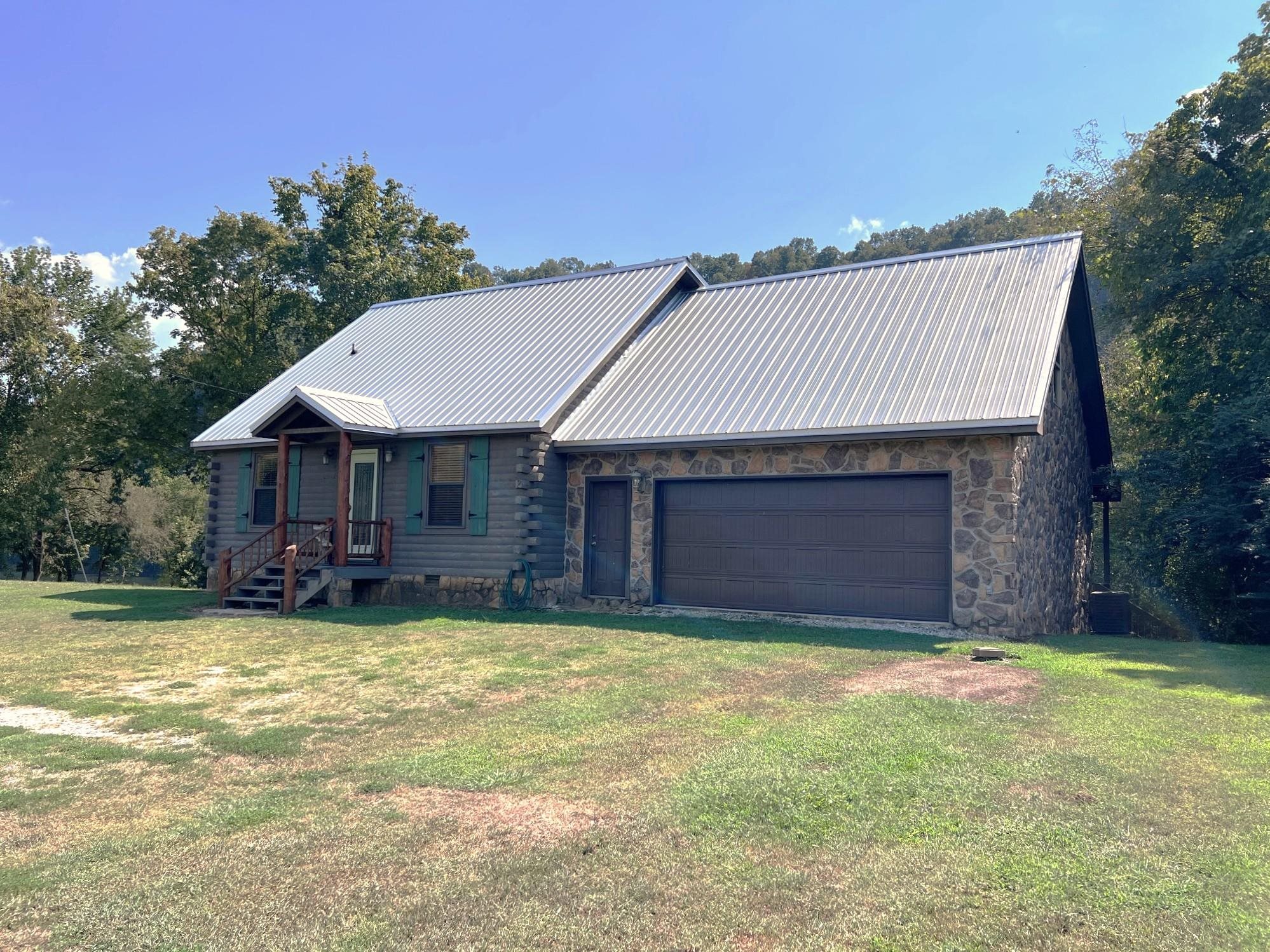 908 S Riverview  Mountain View, AR