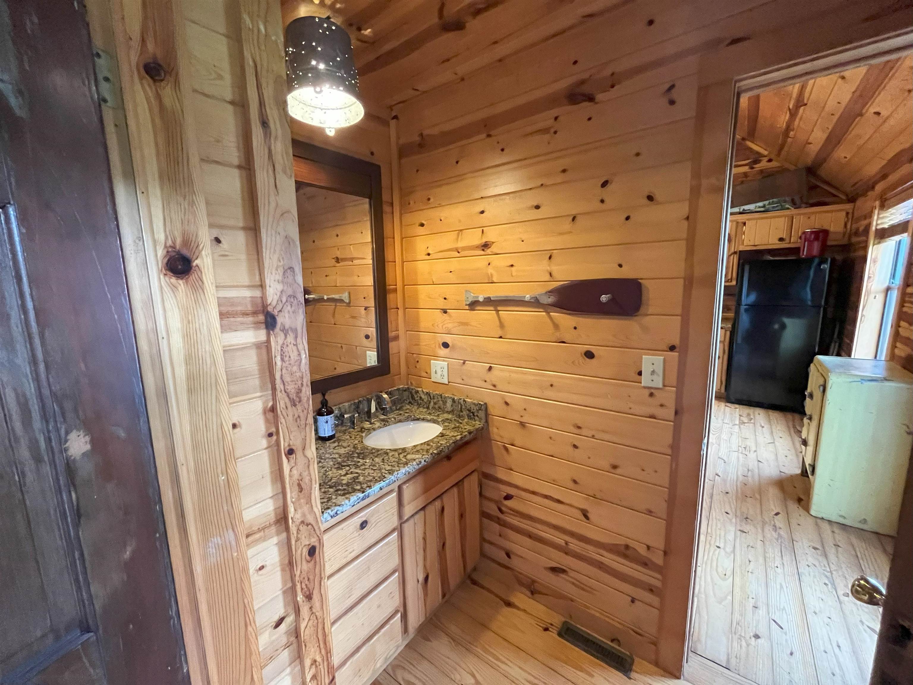 908 S Riverview  Mountain View, AR