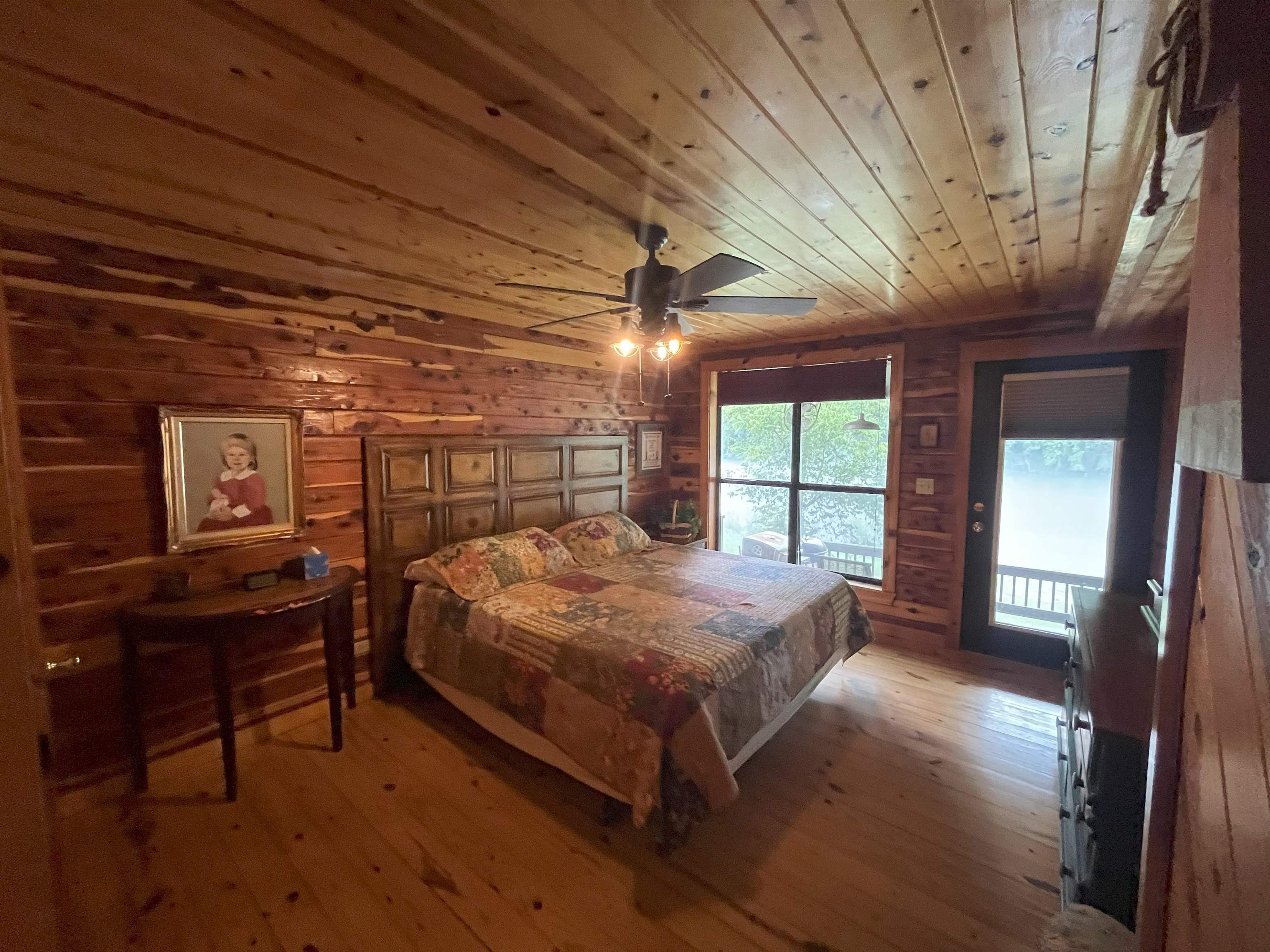 908 S Riverview  Mountain View, AR